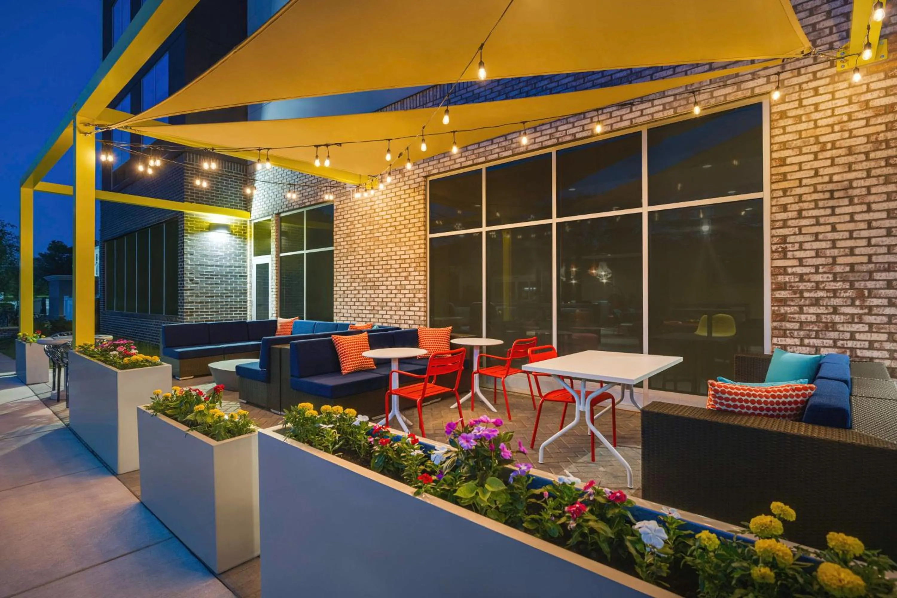 Patio in Tru By Hilton Charlotte Tyvola I-77