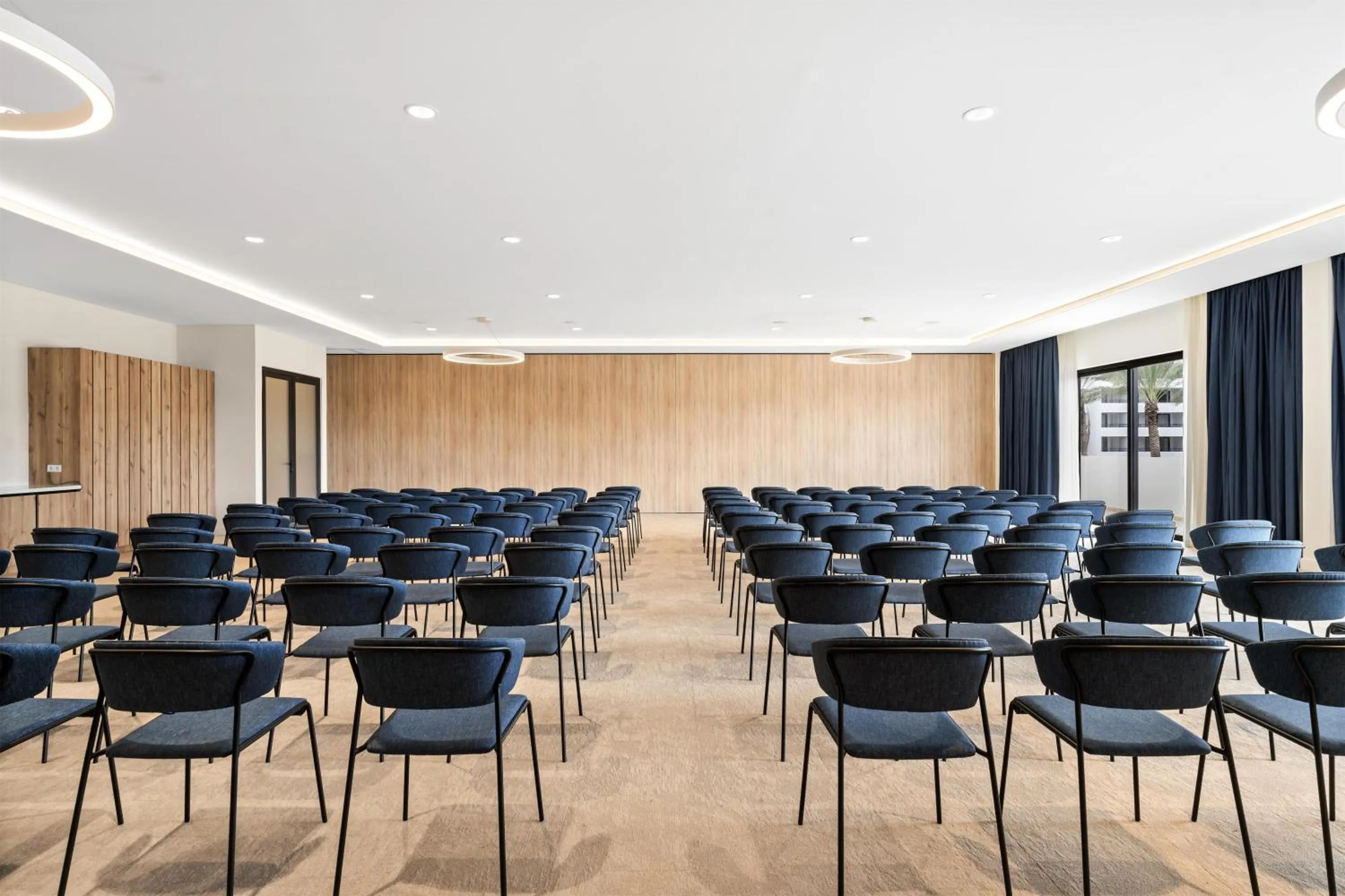 Meeting/conference room in The Rif At Mangrove Beach Corendon Curacao All-Inclusive, Curio by Hilton