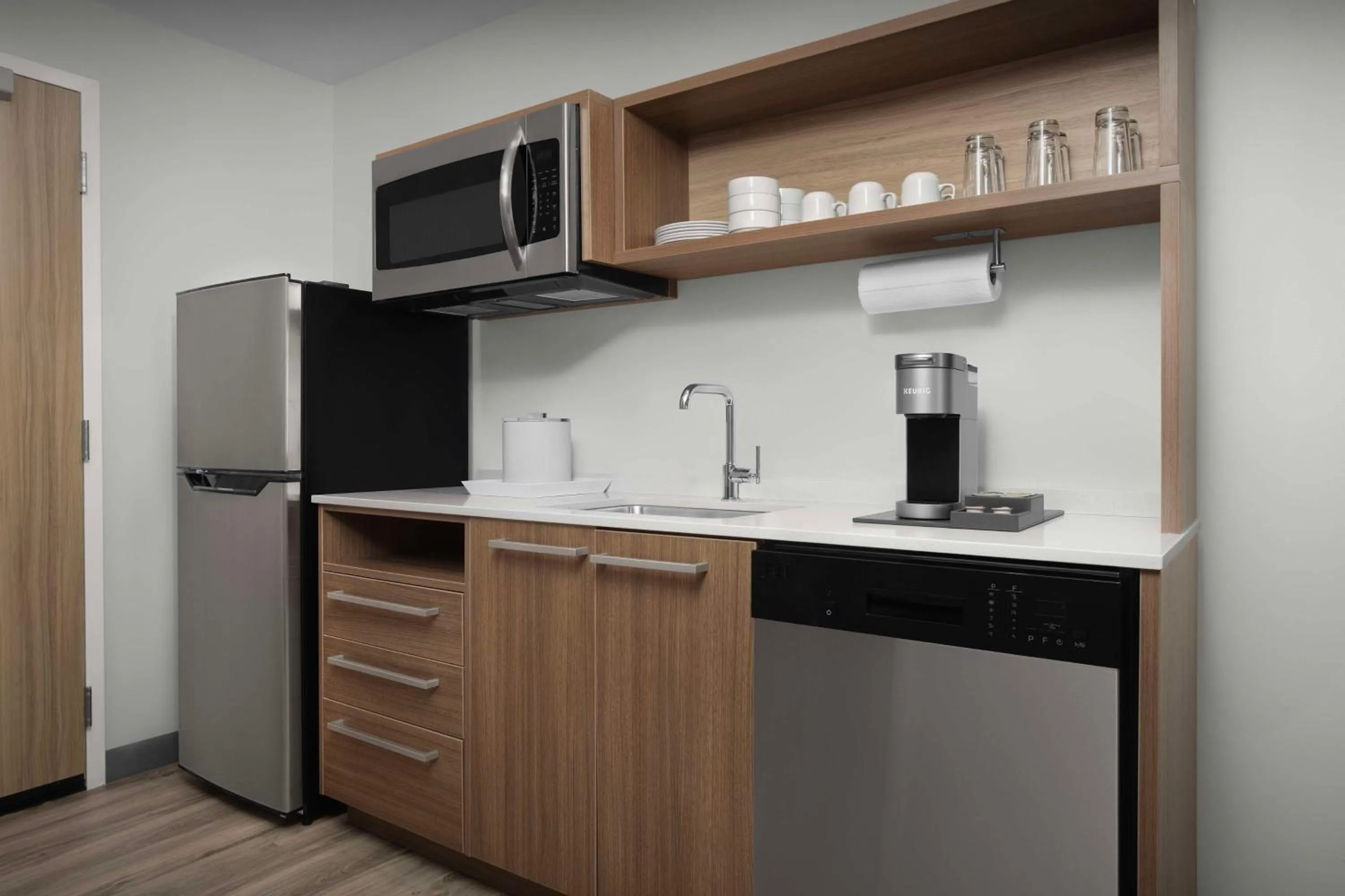 kitchen in Home2 Suites By Hilton Huntsville Village Of Providence