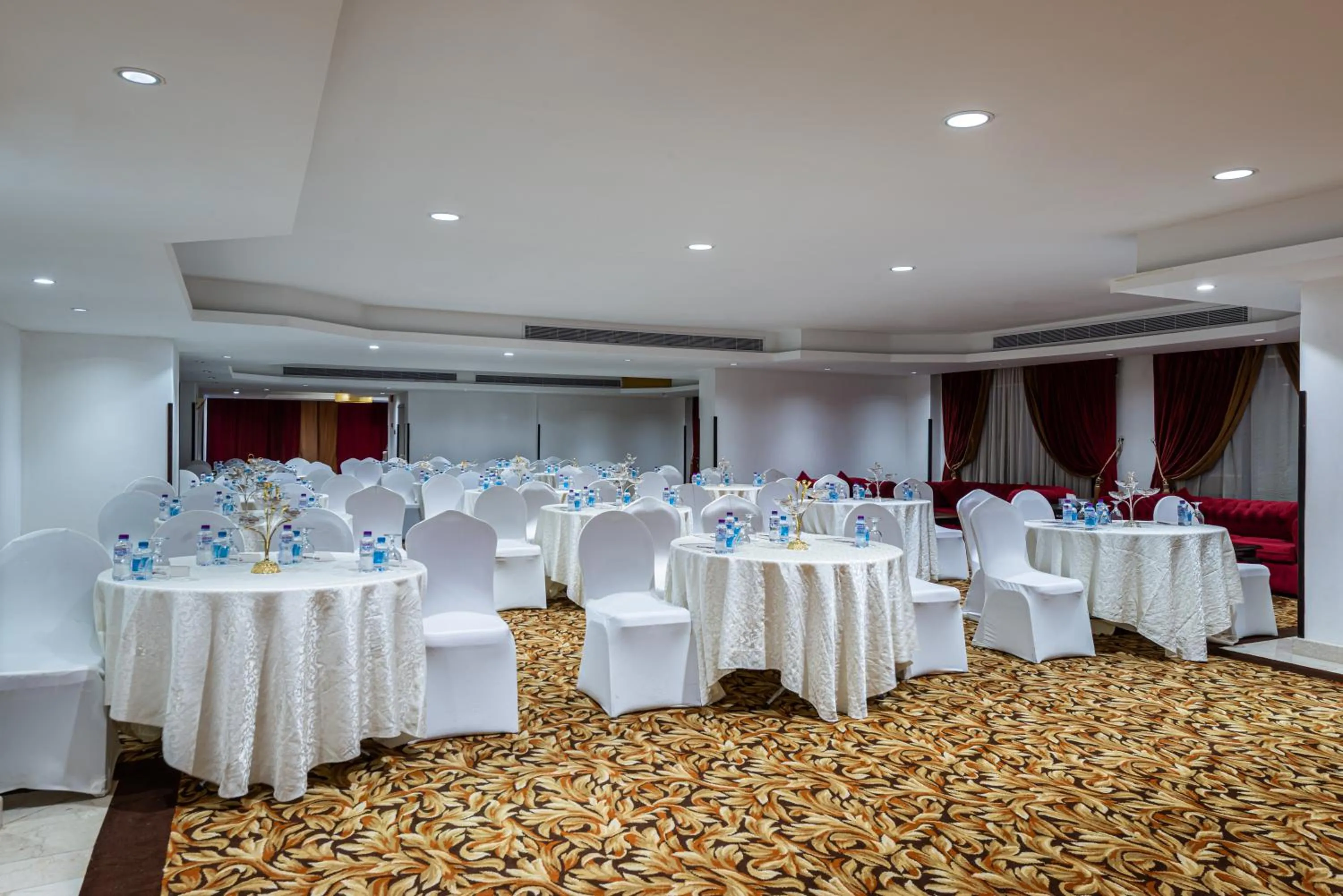 Banquet/Function facilities in Razana Al Rawdha Hotel