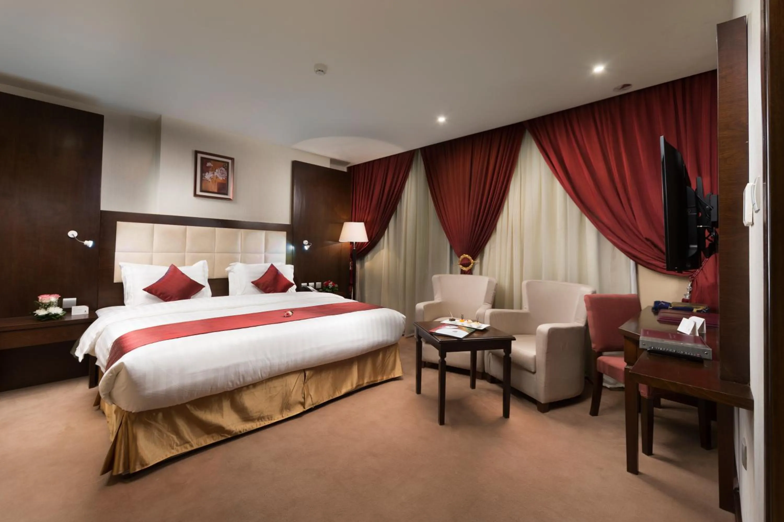 Bedroom, Bed in Razana Al Rawdha Hotel