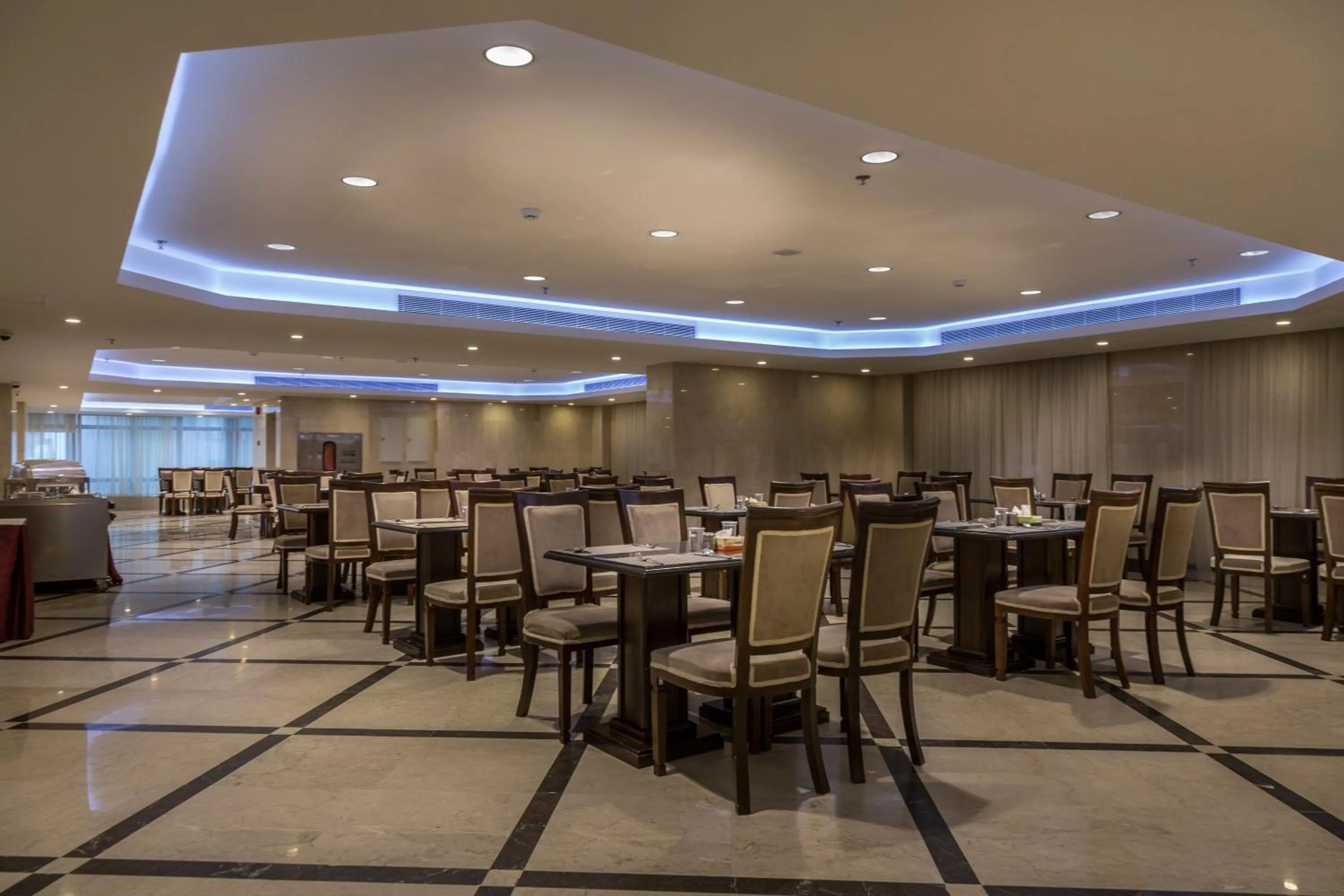 Restaurant/places to eat in Razana Al Rawdha Hotel