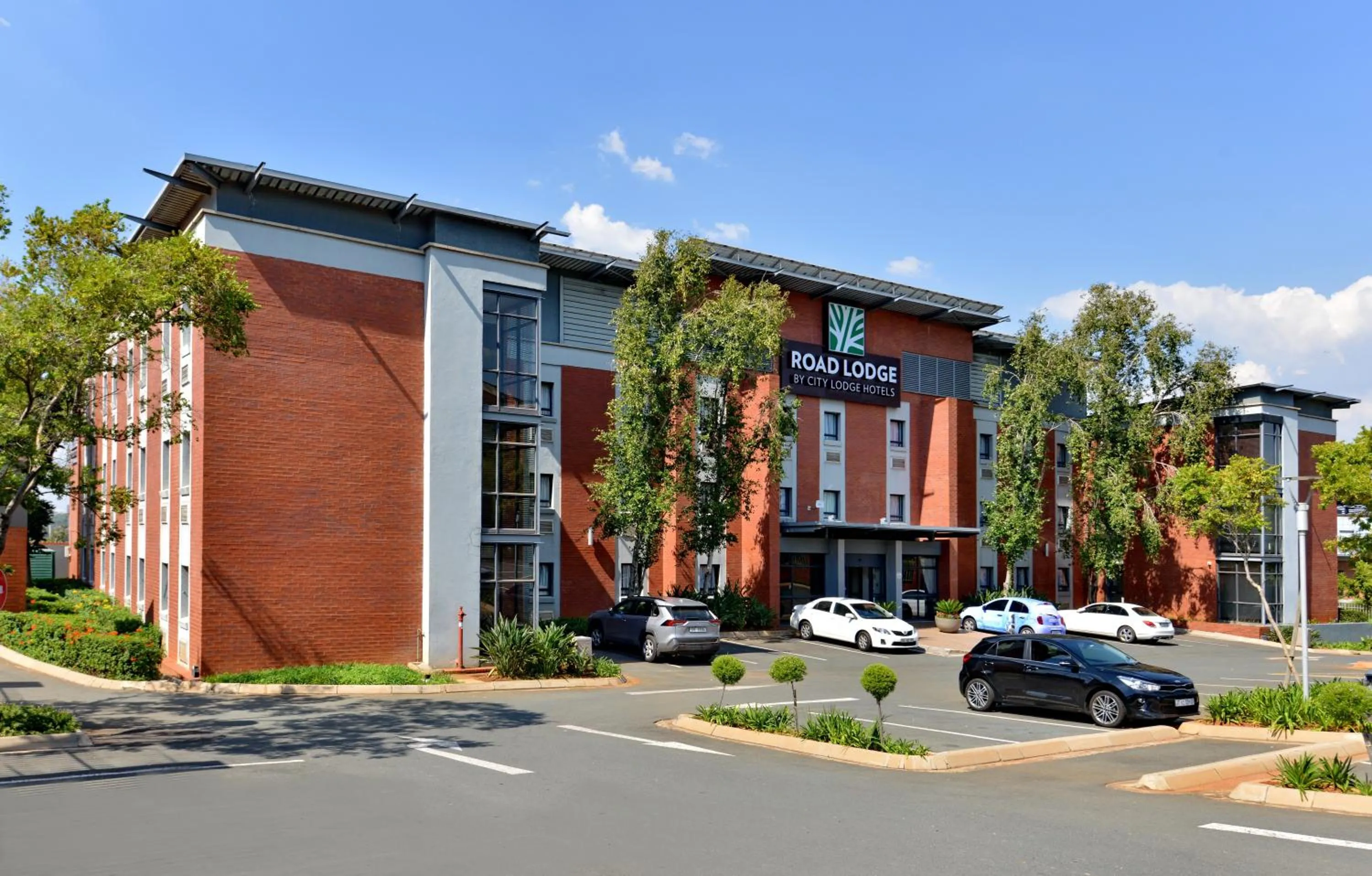 Property building in Road Lodge Centurion