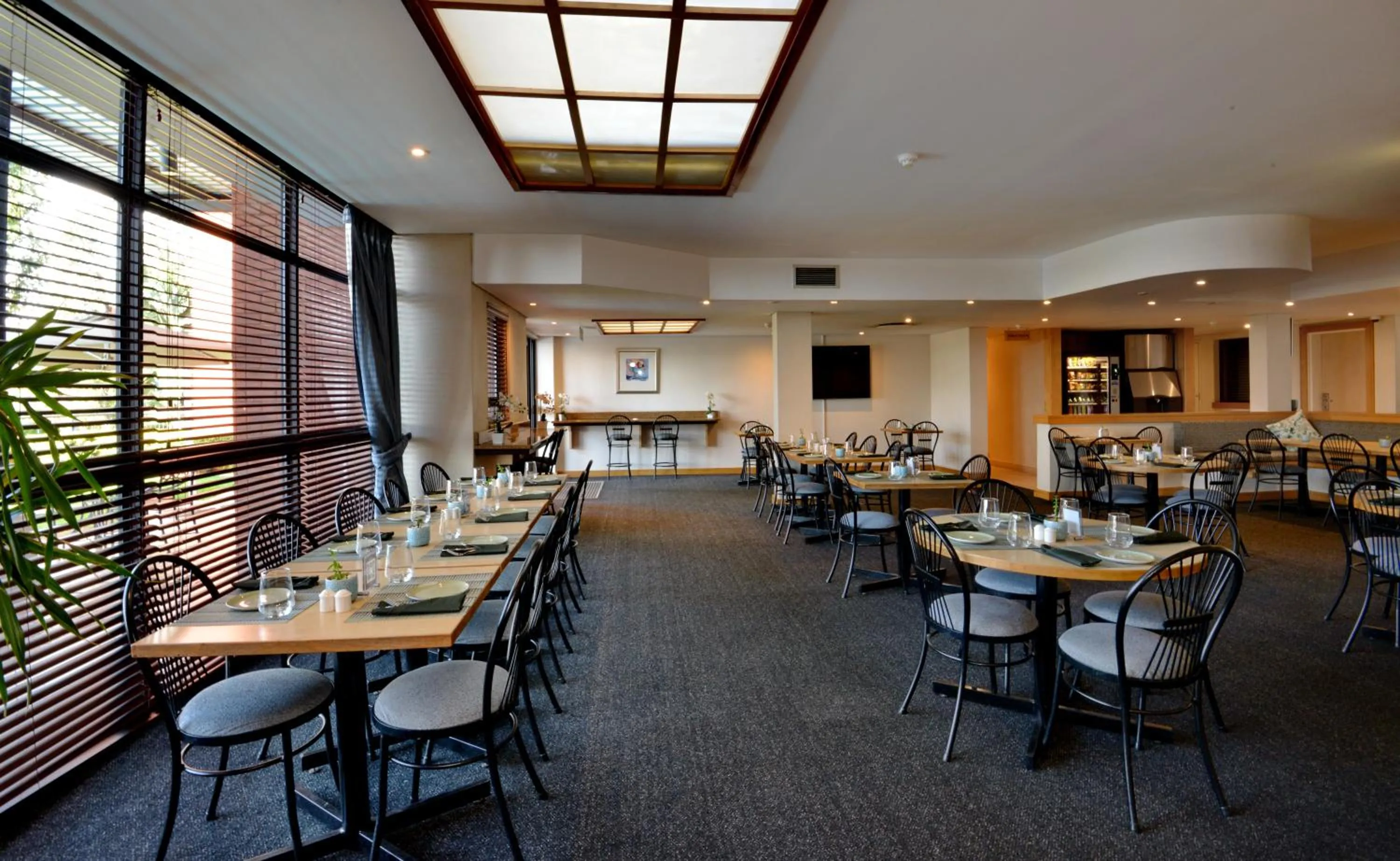 Restaurant/places to eat in Road Lodge Centurion