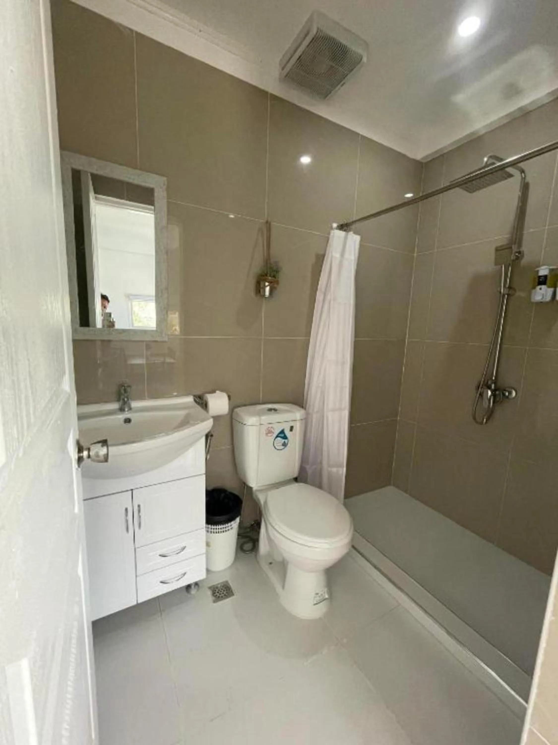 Bathroom in Lopez Beach Resort