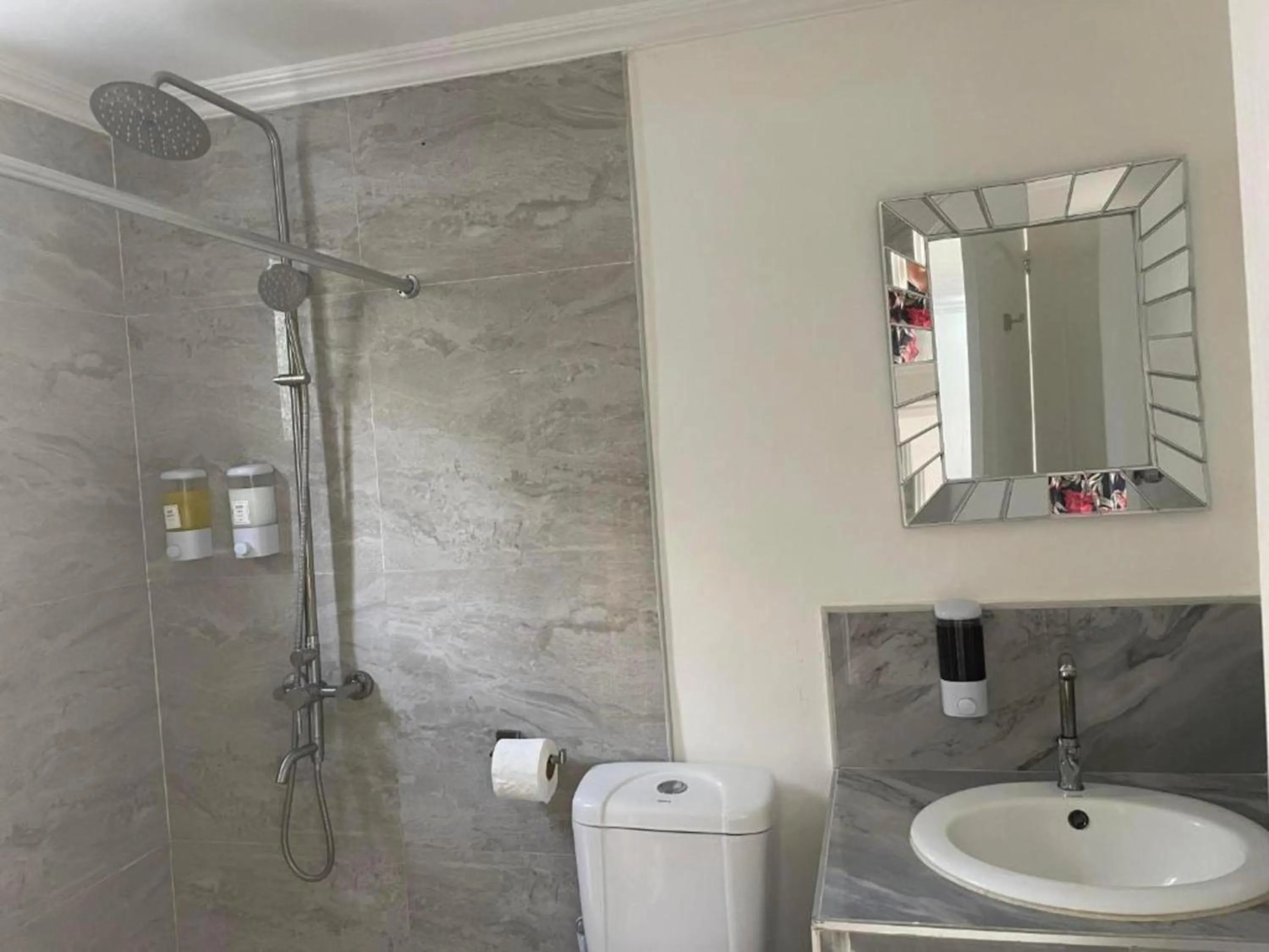 Bathroom in Lopez Beach Resort