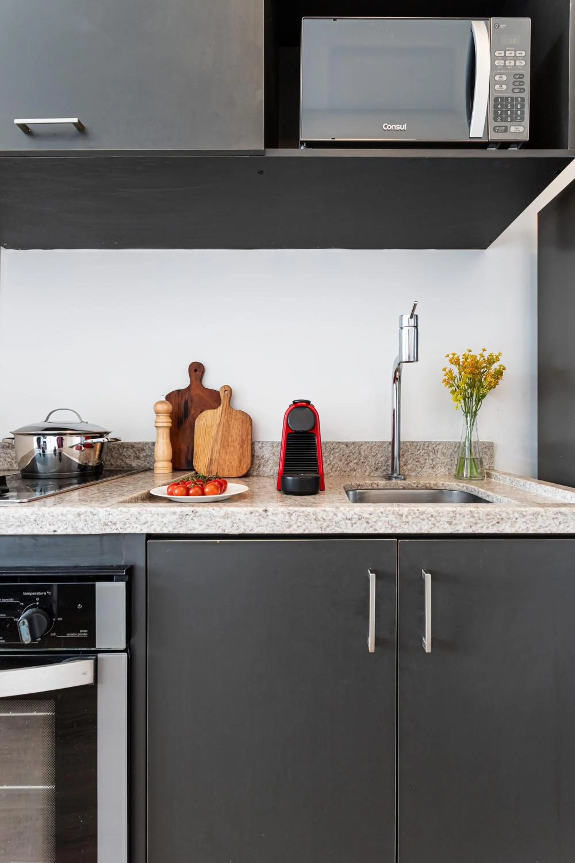 Kitchen or kitchenette in Setin Downtown Praca da Sé by Viva - Prédio completo com piscina perto de estação de metrô no Centro de São Paulo