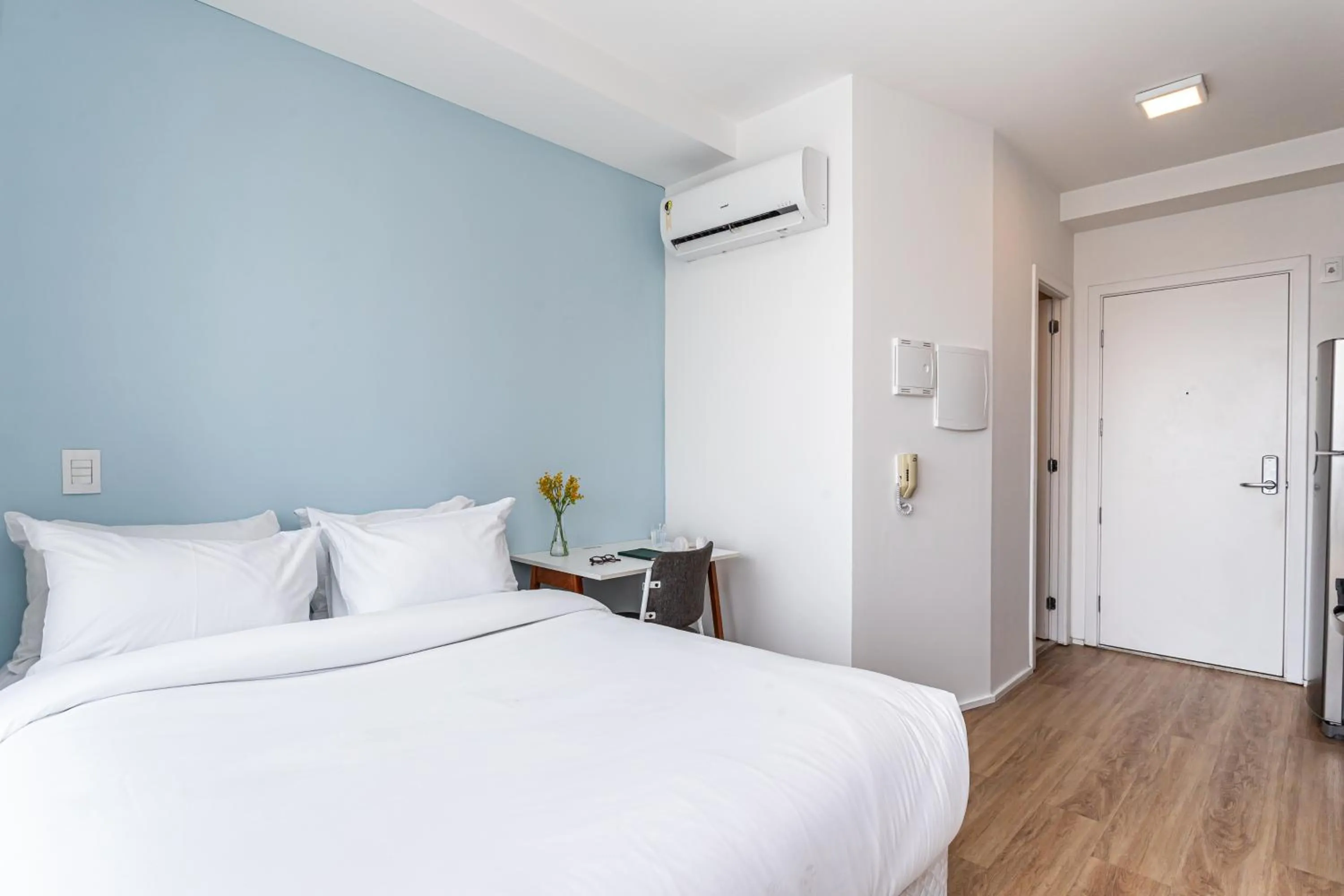 Bed in Setin Downtown Praca da Sé by Viva - Prédio completo com piscina perto de estação de metrô no Centro de São Paulo