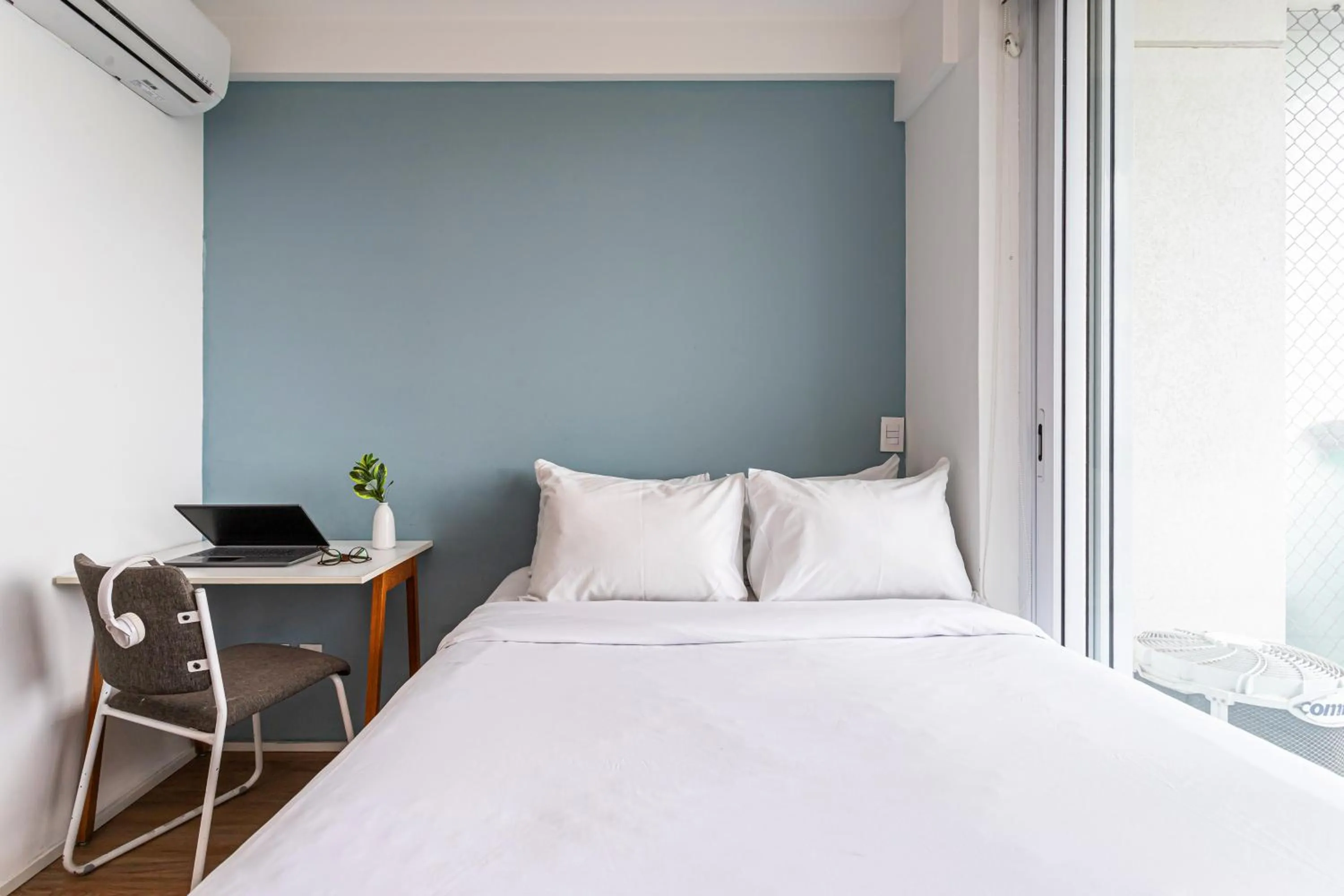 TV and multimedia, Bed in Setin Downtown Praca da Sé by Viva - Prédio completo com piscina perto de estação de metrô no Centro de São Paulo