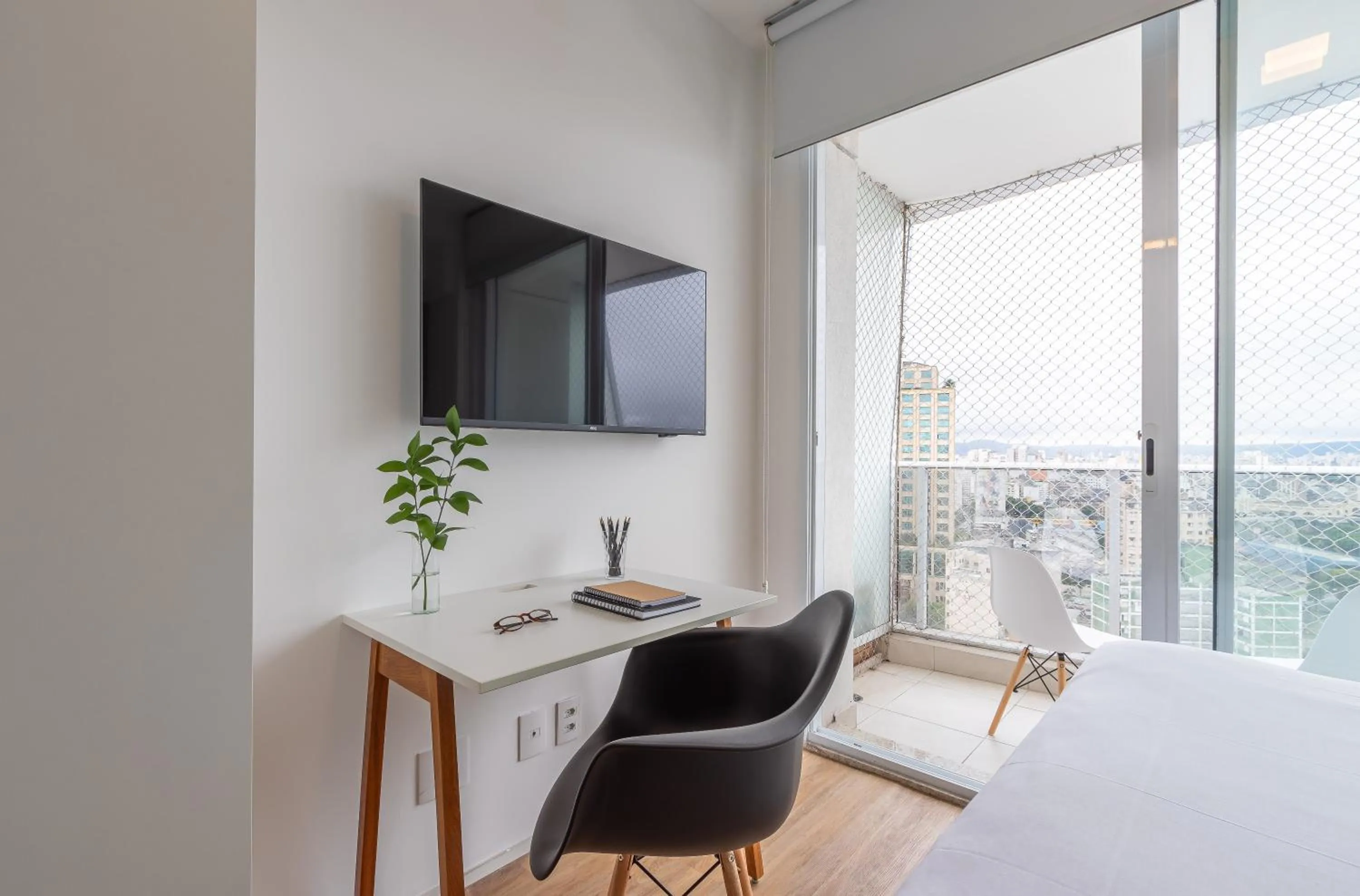 Bed in Setin Downtown Praca da Sé by Viva - Prédio completo com piscina perto de estação de metrô no Centro de São Paulo