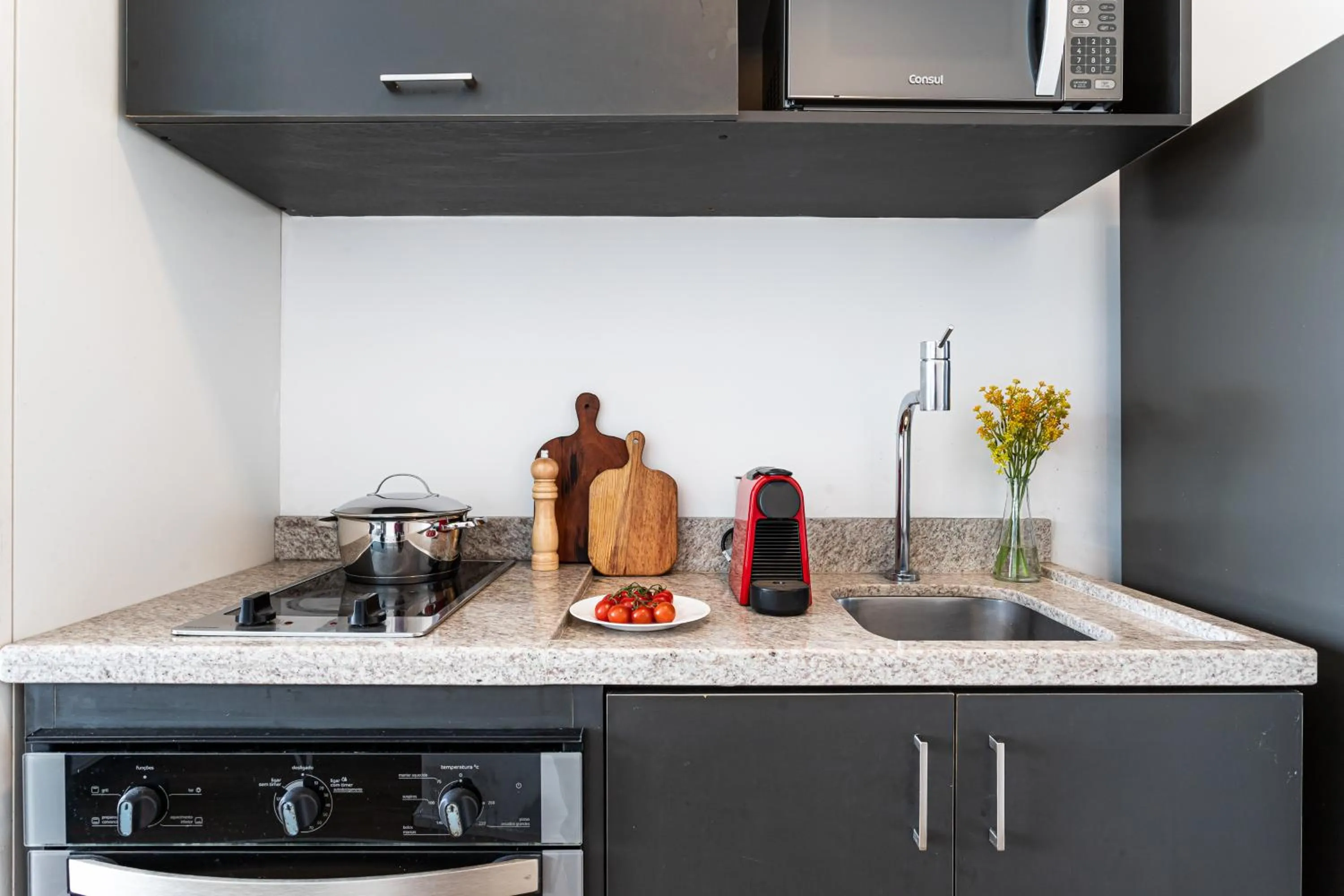 Kitchen or kitchenette in Setin Downtown Praca da Sé by Viva - Prédio completo com piscina perto de estação de metrô no Centro de São Paulo