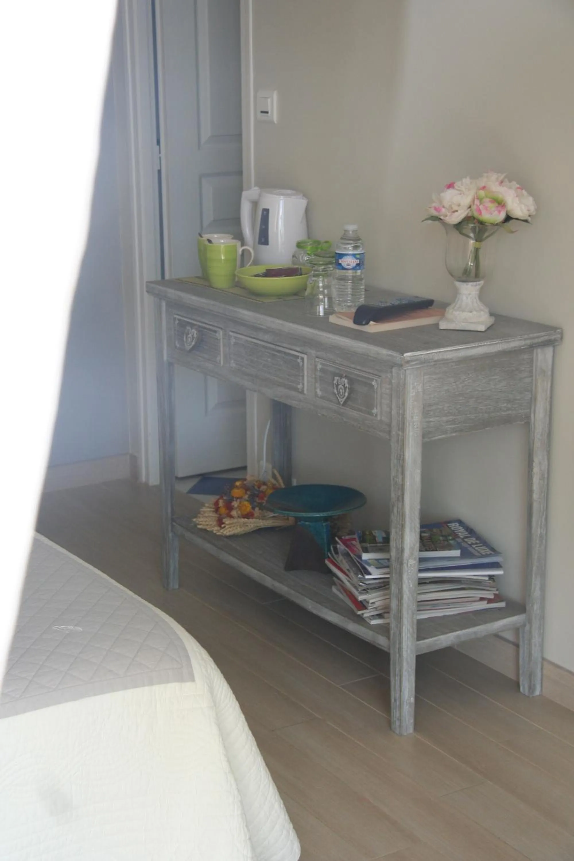 Photo of the whole room, Bed in Une Chambre à la Campagne