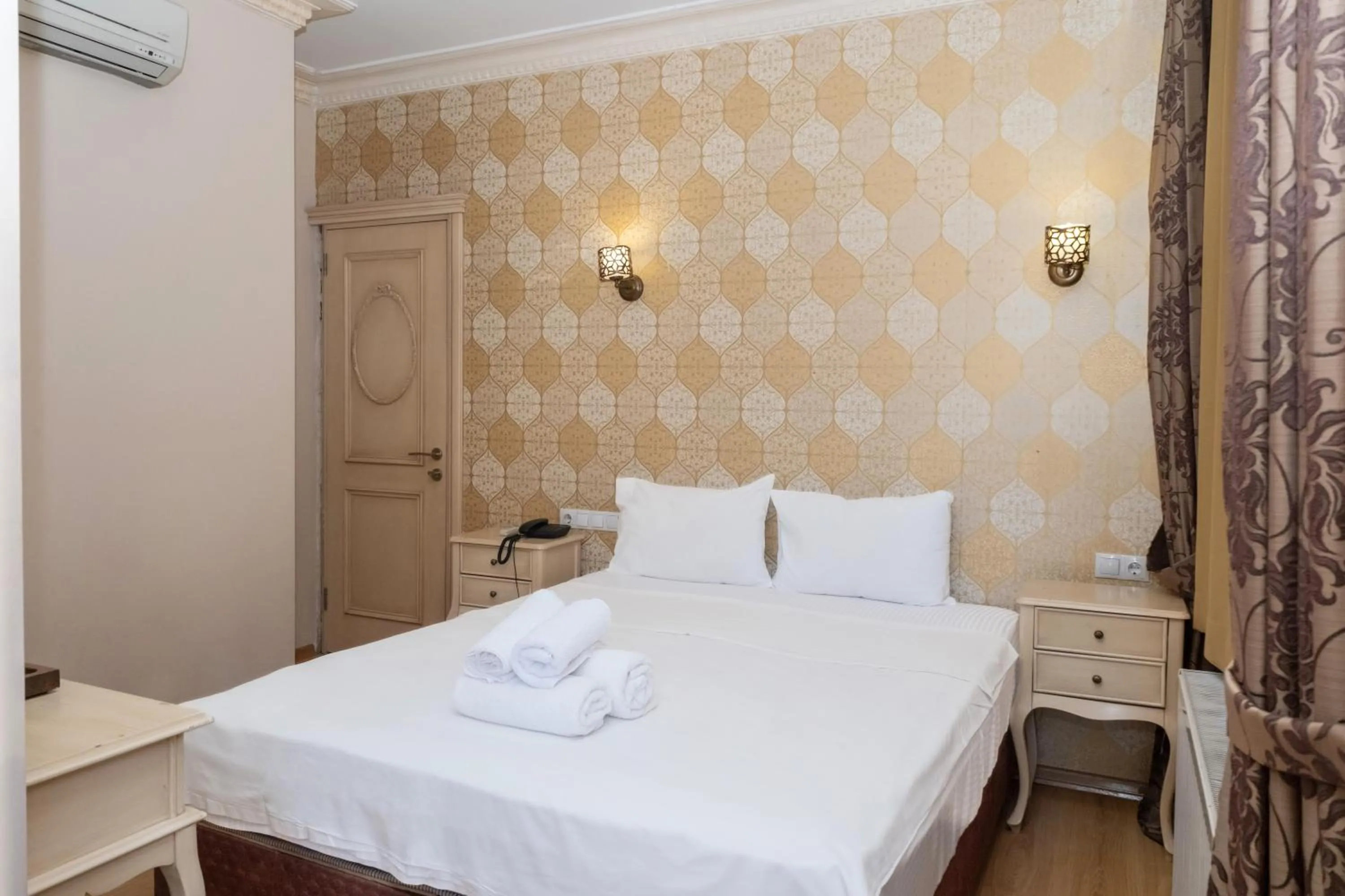 Bed in Felicity Hotel İstanbul