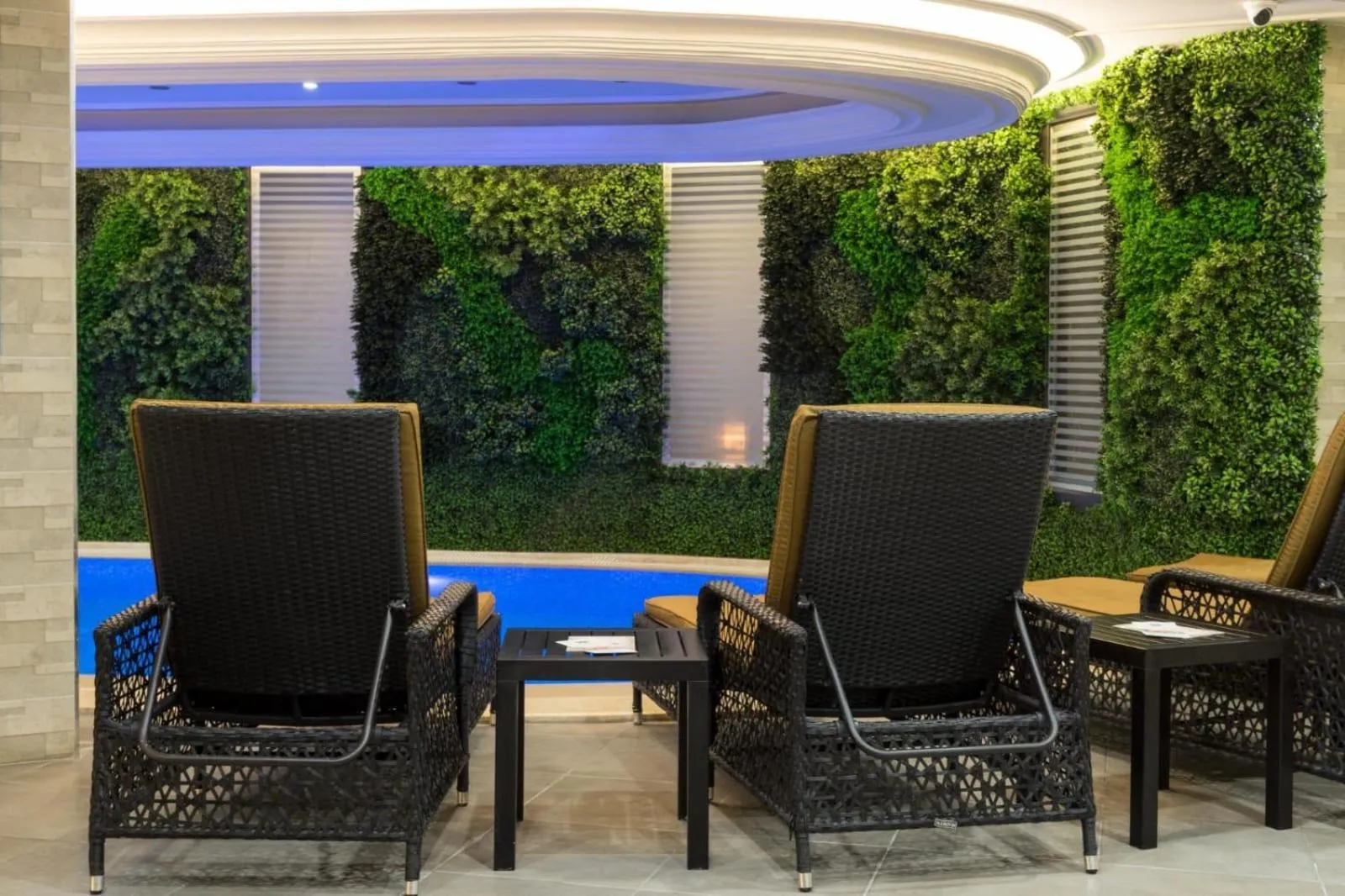 Swimming pool in Felicity Hotel İstanbul