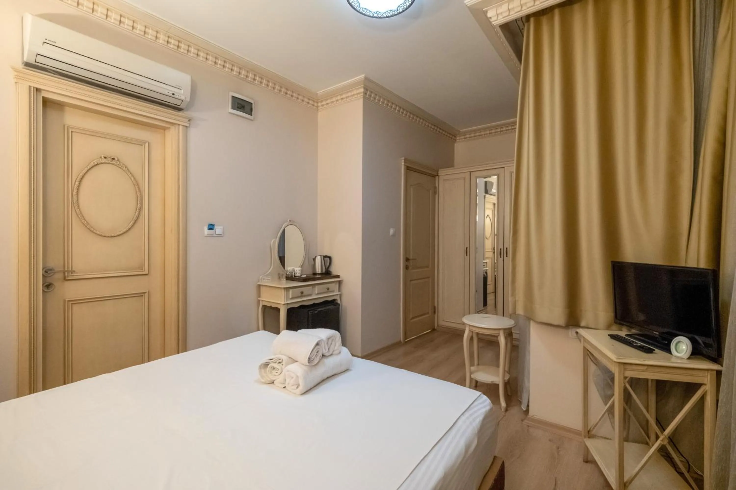 Bed in Felicity Hotel İstanbul