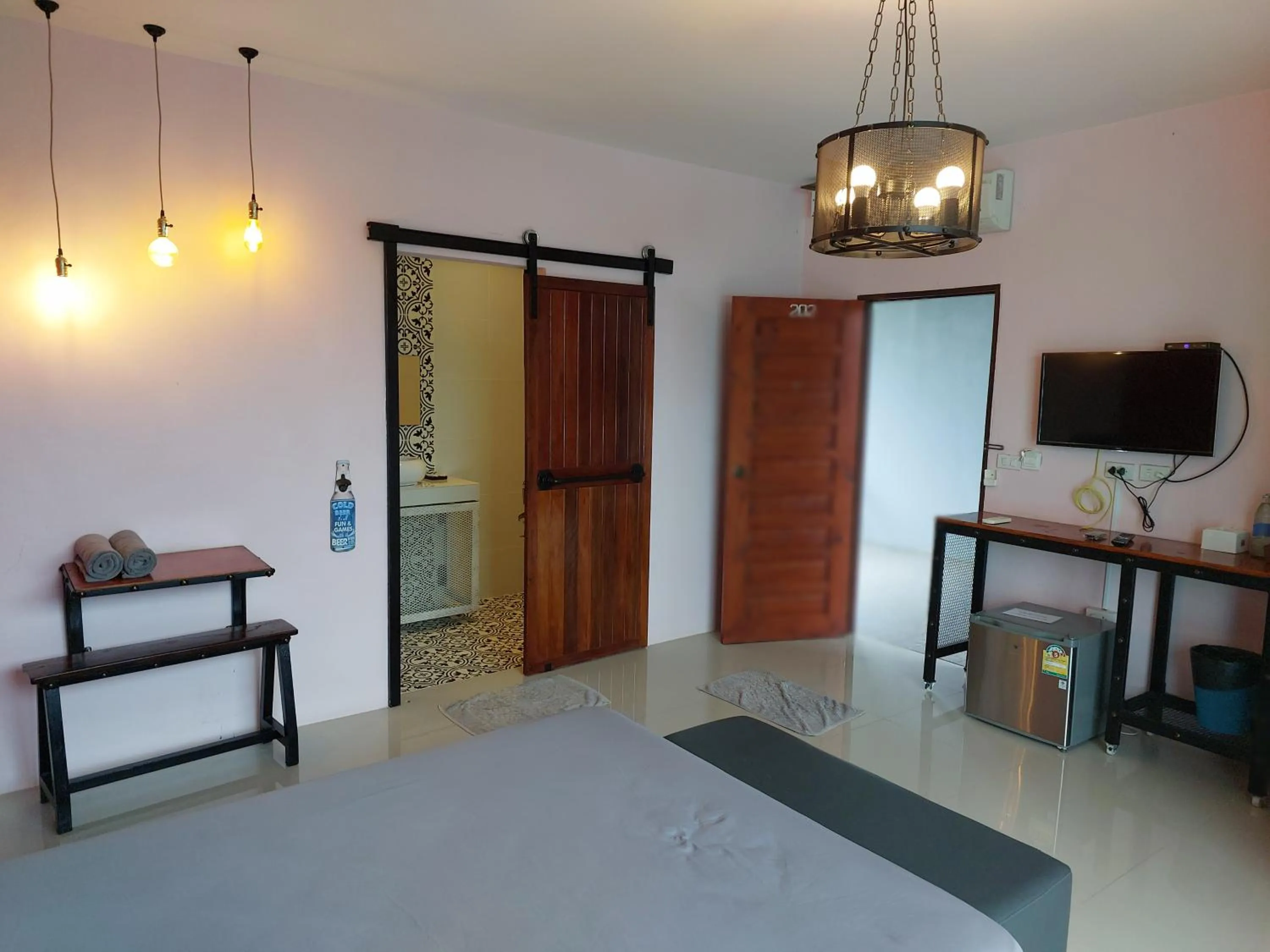 Photo of the whole room, Bed in Angela resort