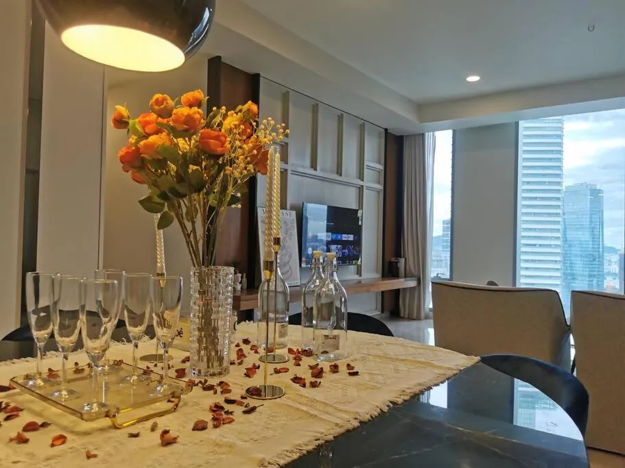 Tropicana The Residences KLCC by Rverse Suite