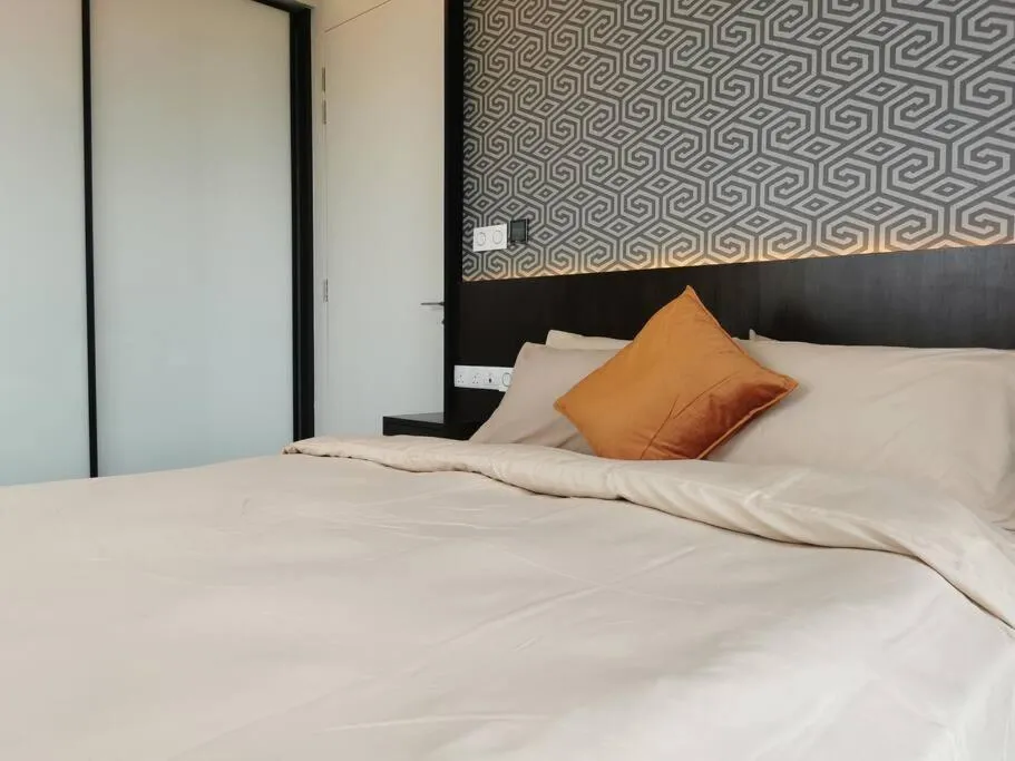 Tropicana The Residences KLCC by Rverse Suite