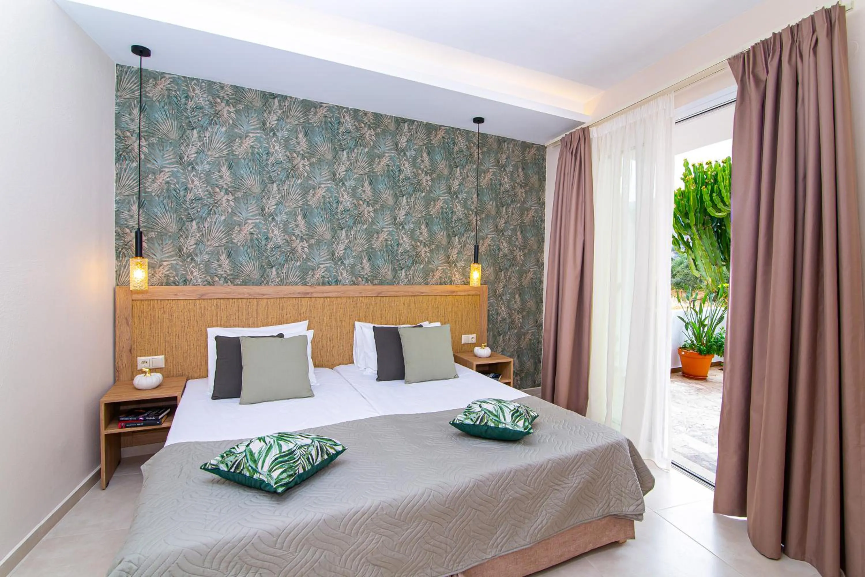 Bed in Emerald Hotel