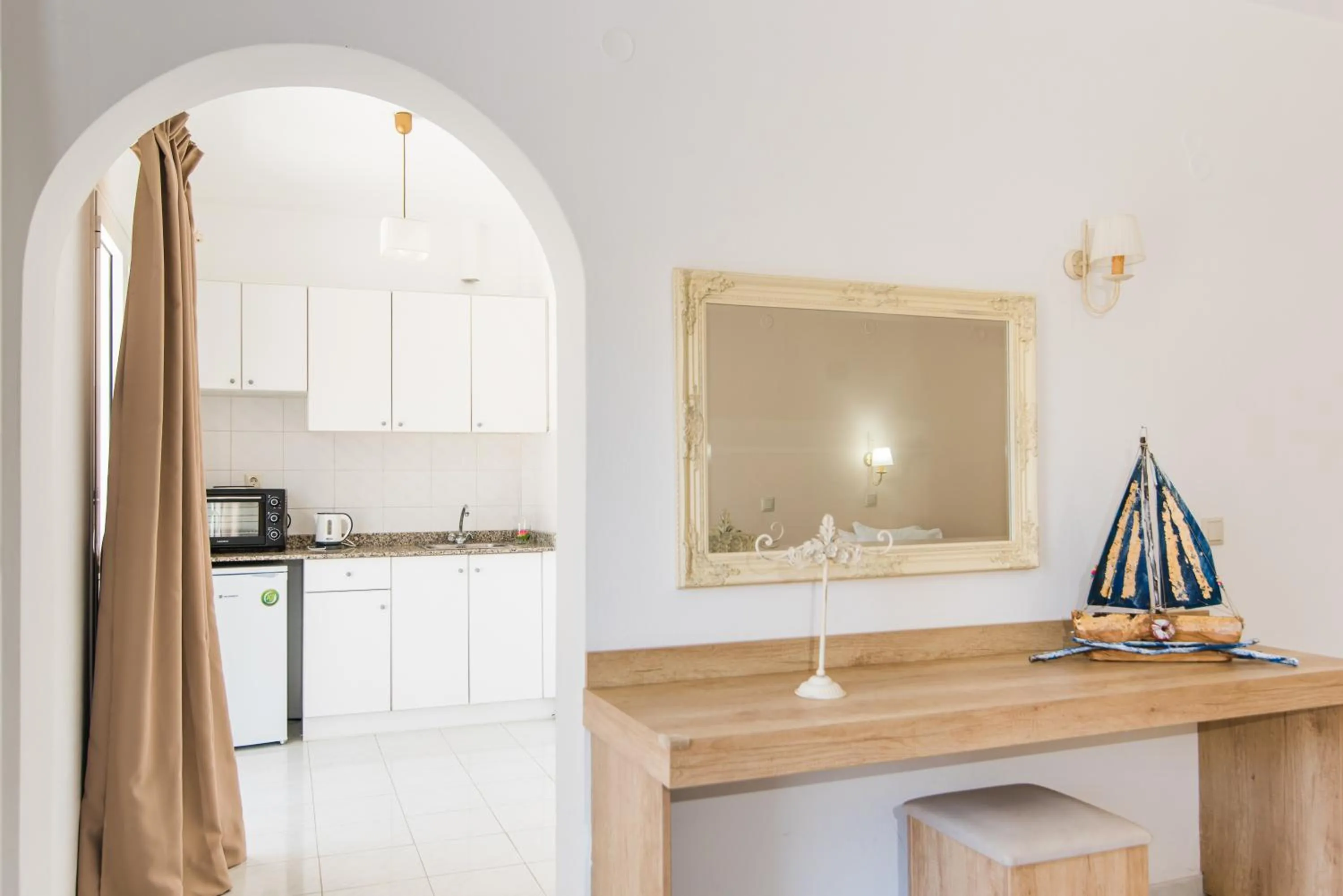 Kitchen or kitchenette in Emerald Hotel