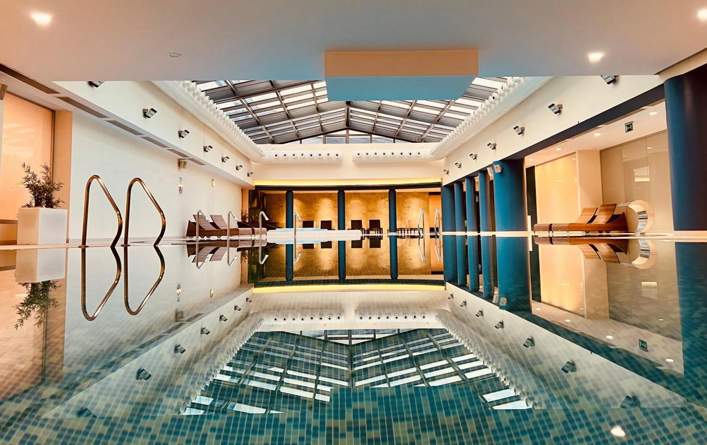 Swimming pool in Hotel Mepas