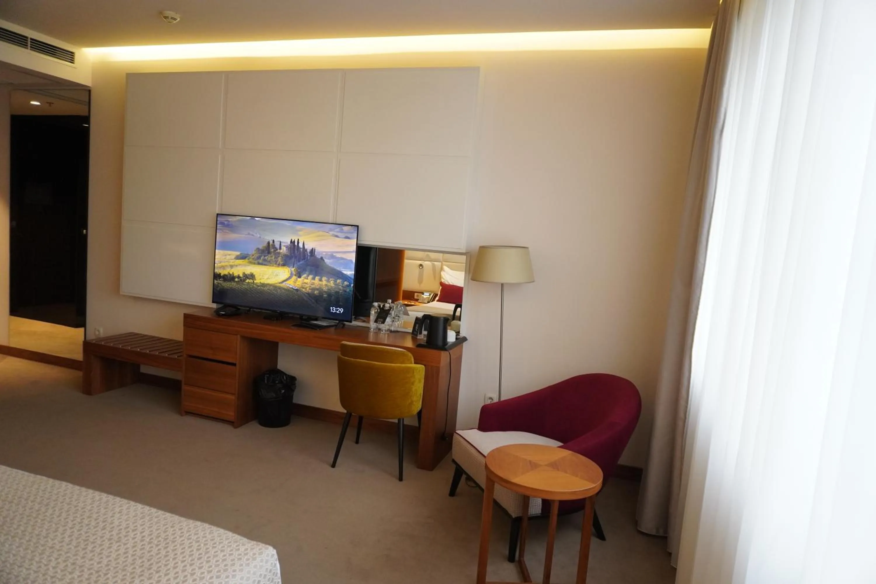 TV and multimedia in Hotel Mepas