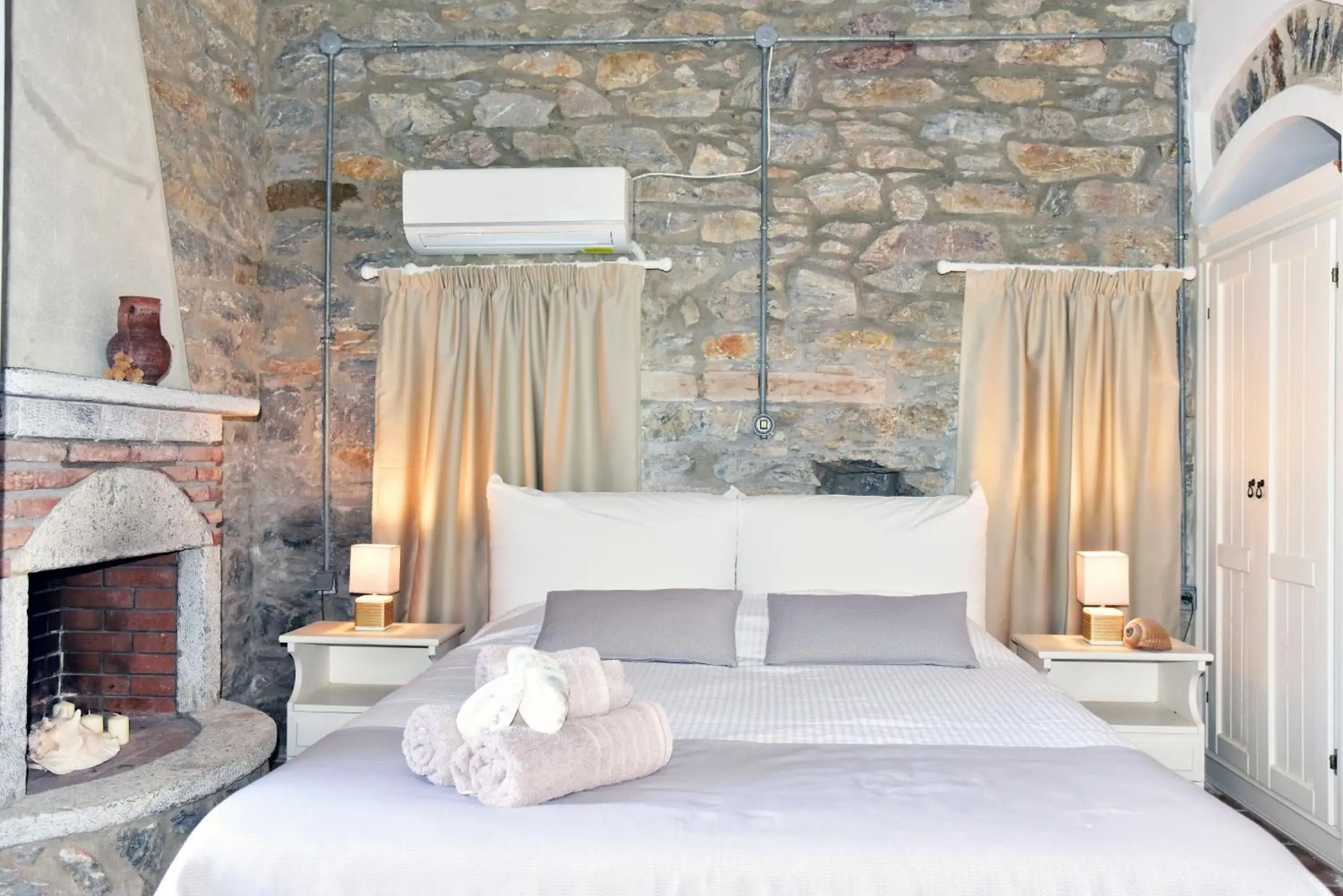 Double Room in Thomas Villas on the beach Katapola Double Room in Thomas Villas on the beach Katapola