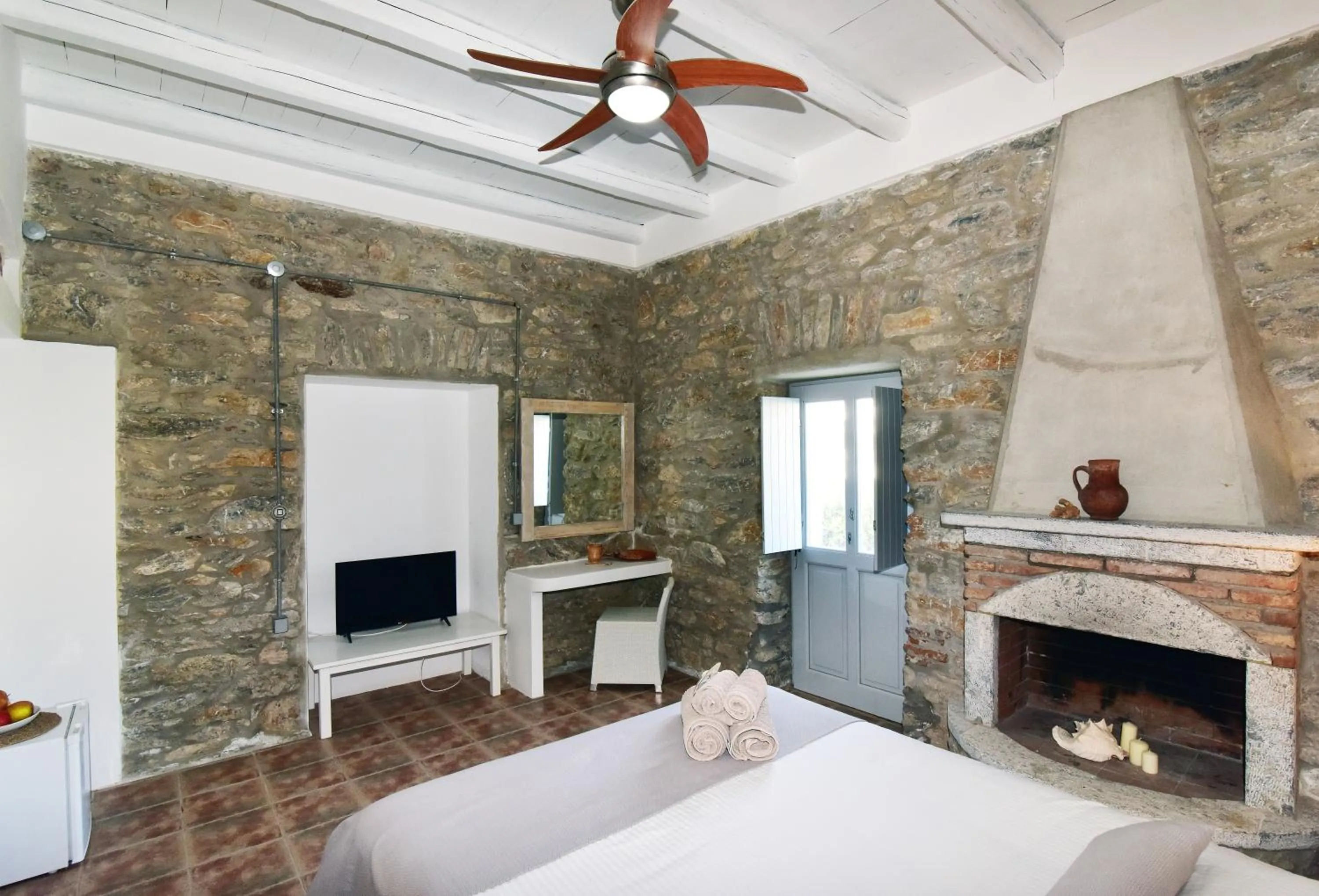 Double Room in Thomas Villas on the beach Katapola
