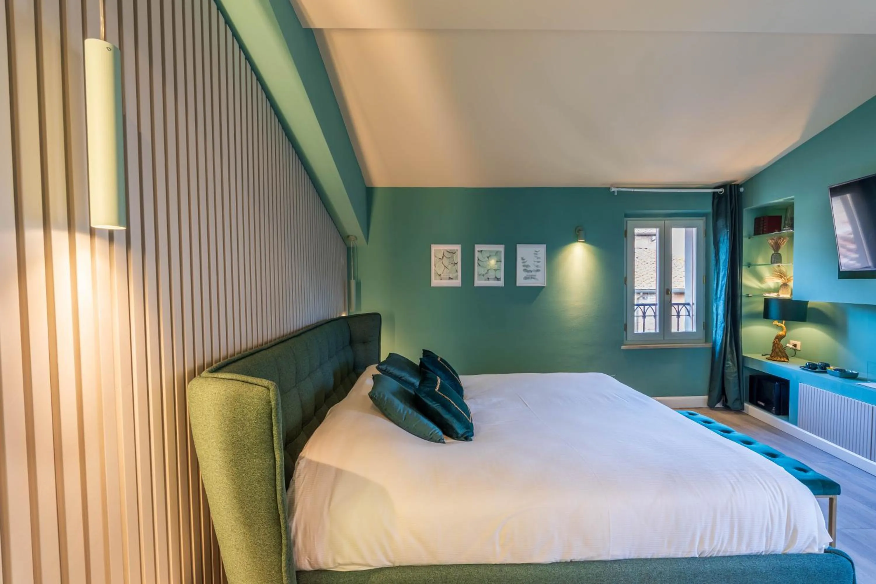 Bed in Blossoms of Siena, Adults Only