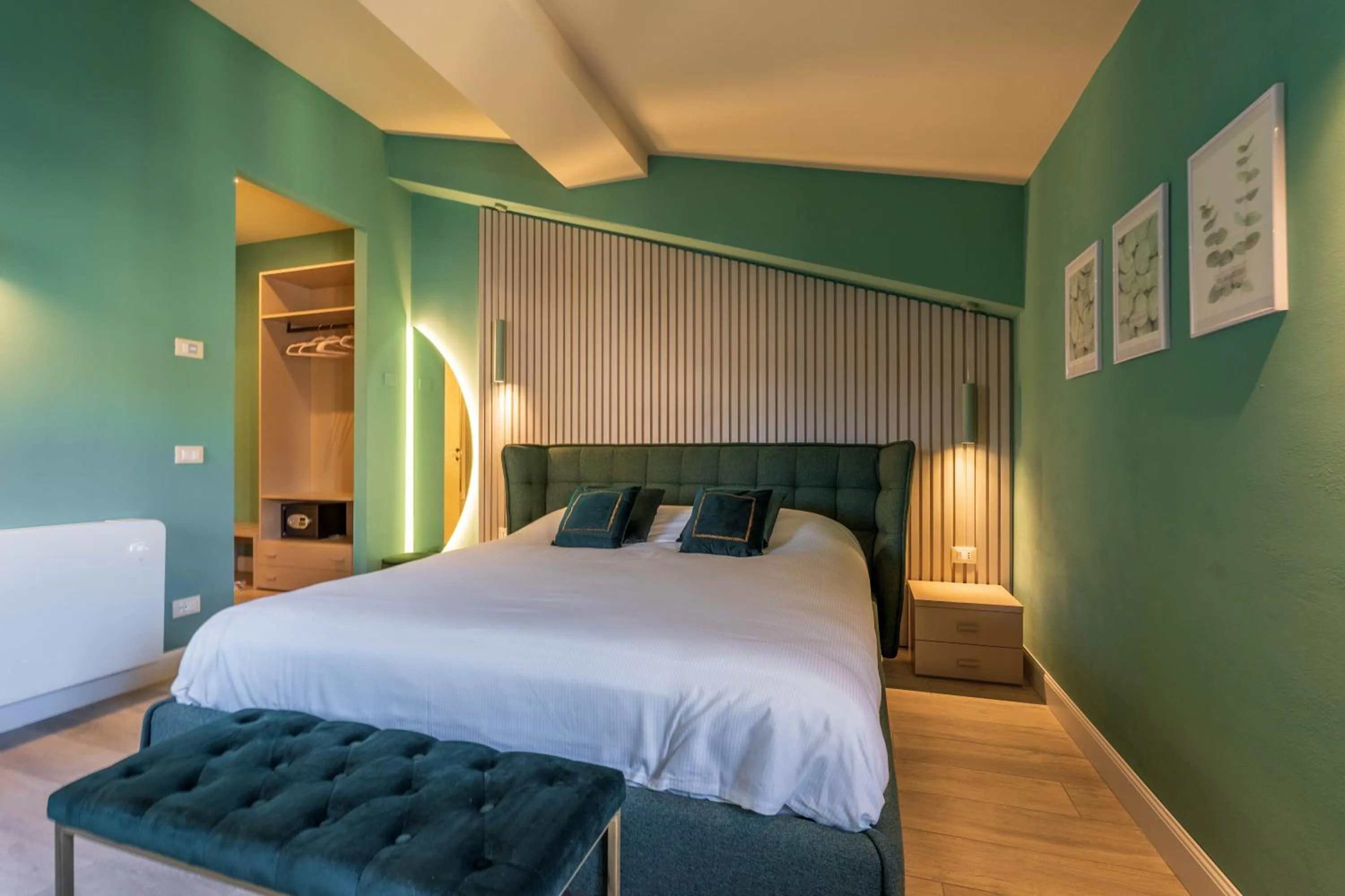 Bed in Blossoms of Siena, Adults Only