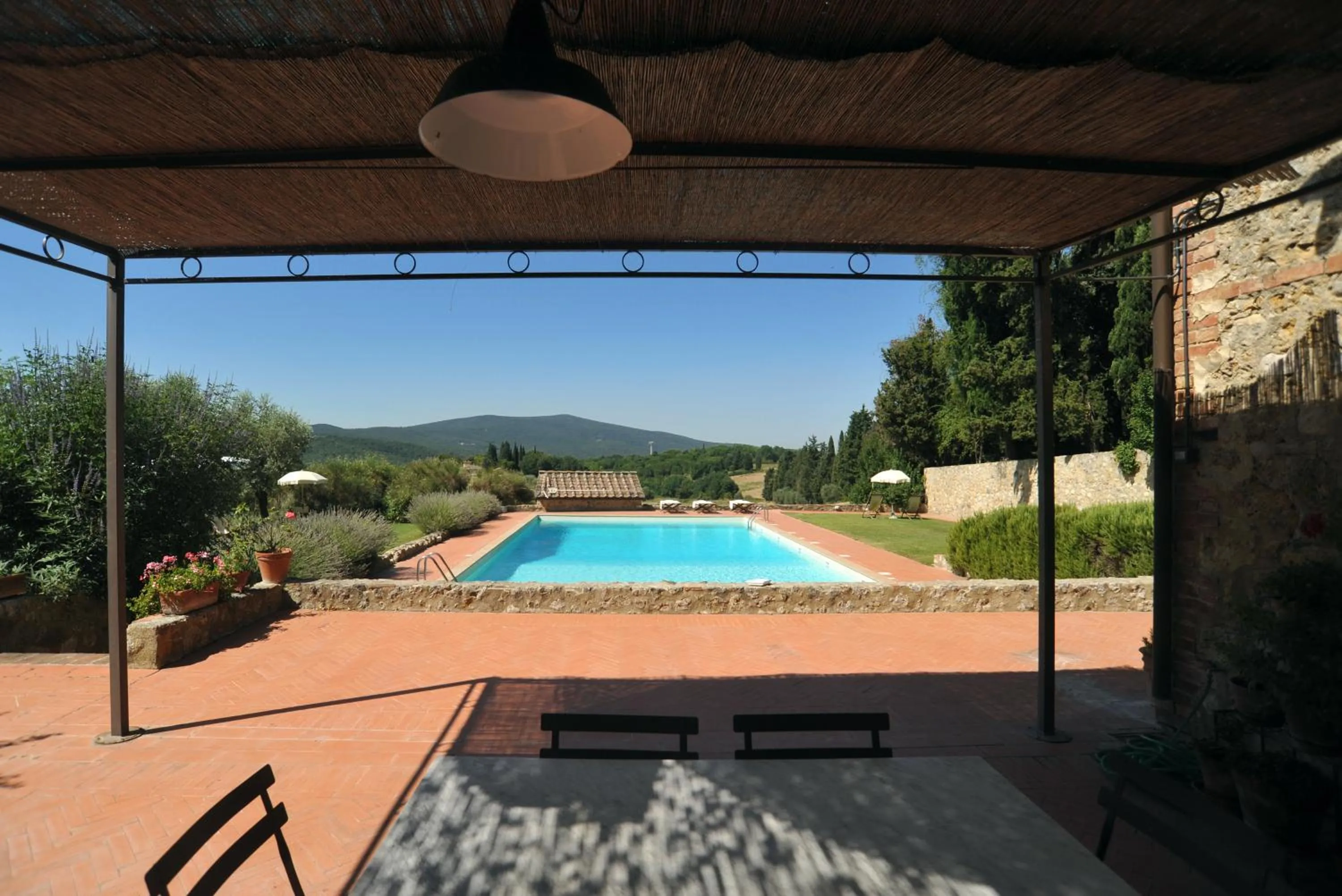 Swimming pool in Fattoria Lornano Winery