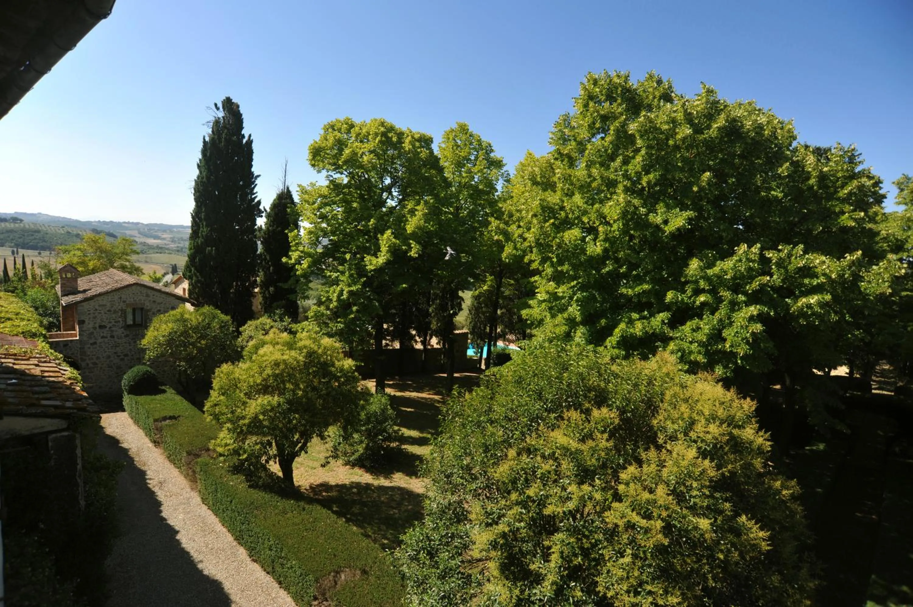Garden view in Fattoria Lornano Winery