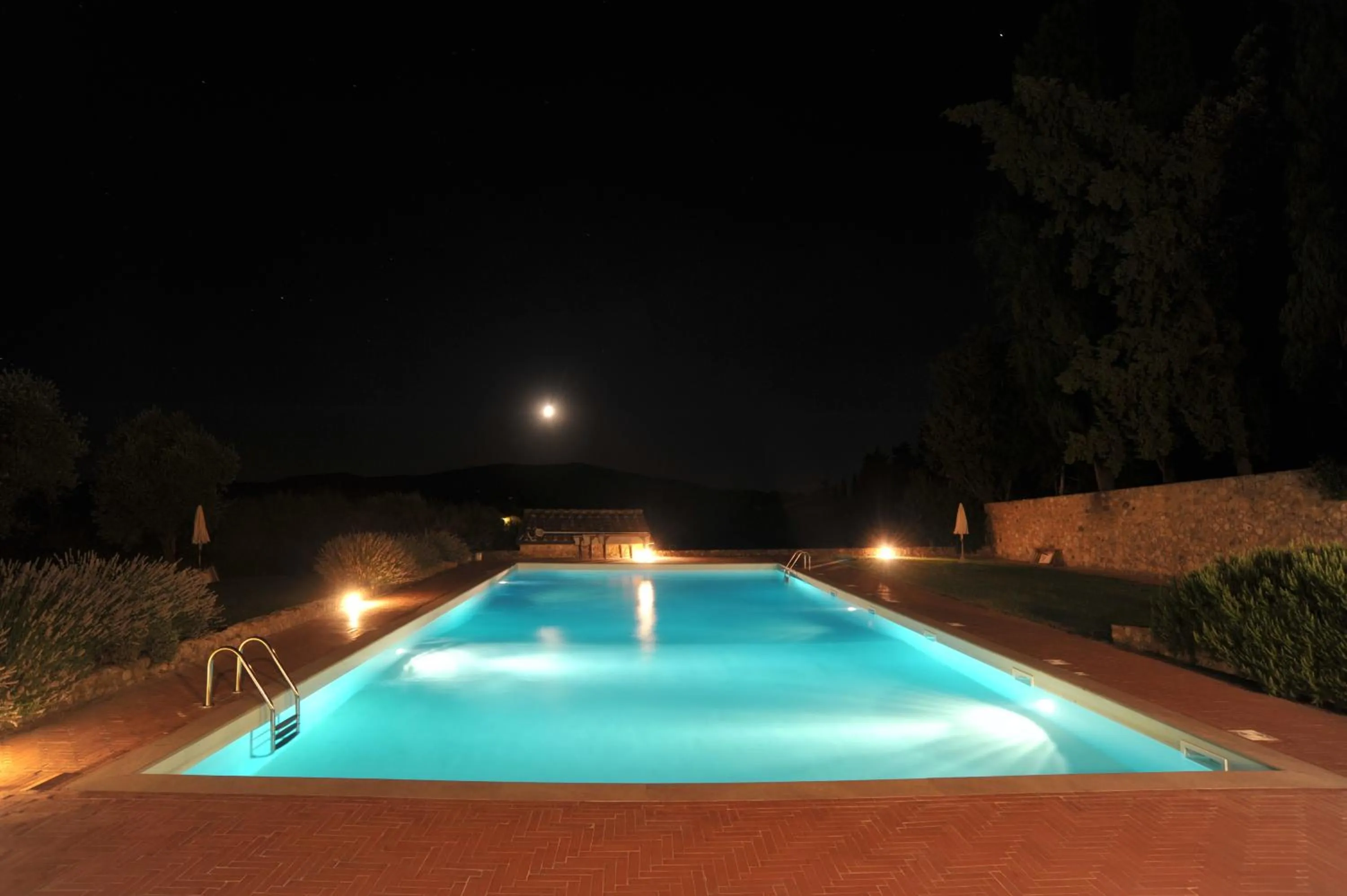 Swimming pool in Fattoria Lornano Winery