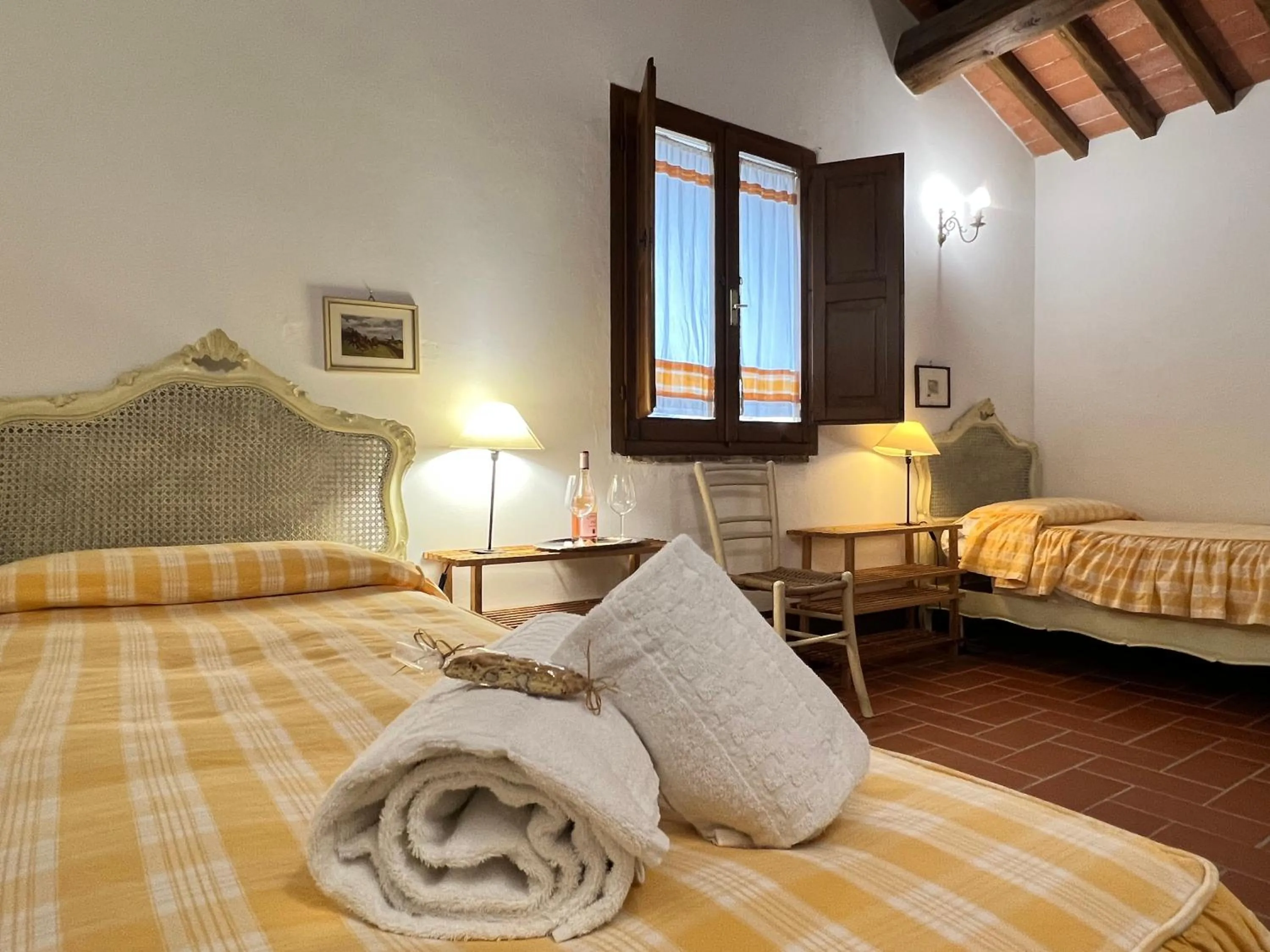 Bed in Fattoria Lornano Winery