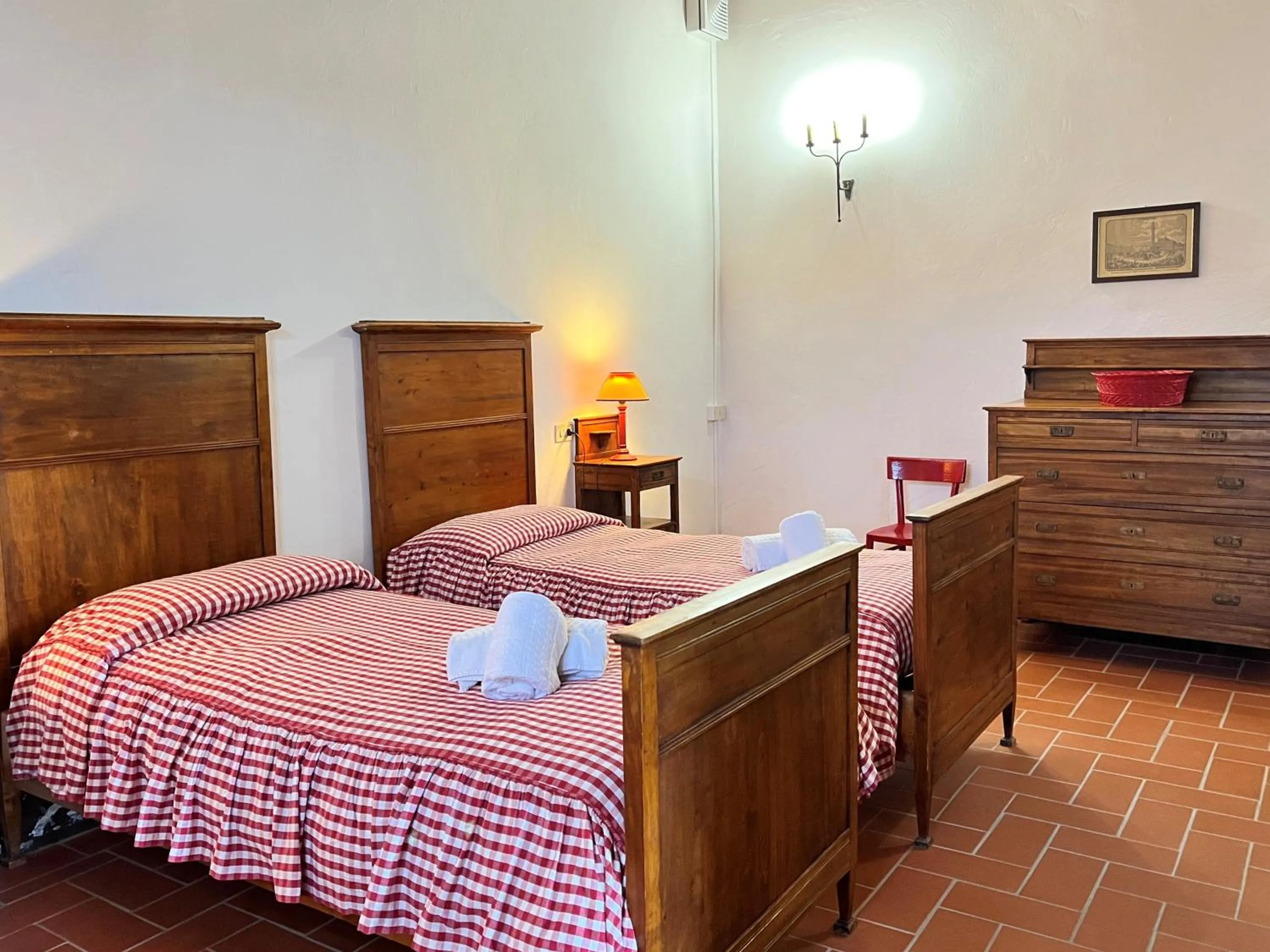 Bed in Fattoria Lornano Winery