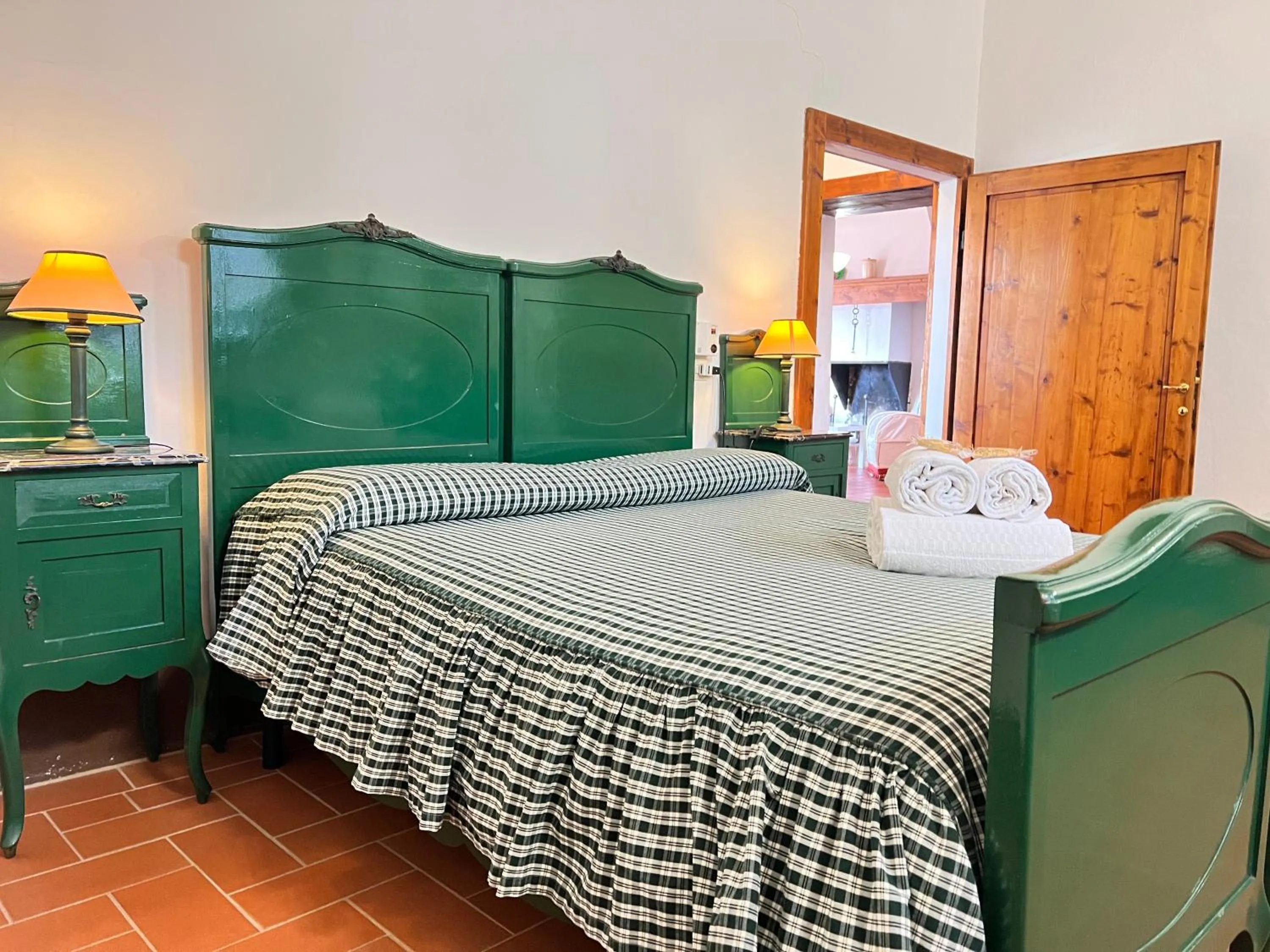 Bed in Fattoria Lornano Winery