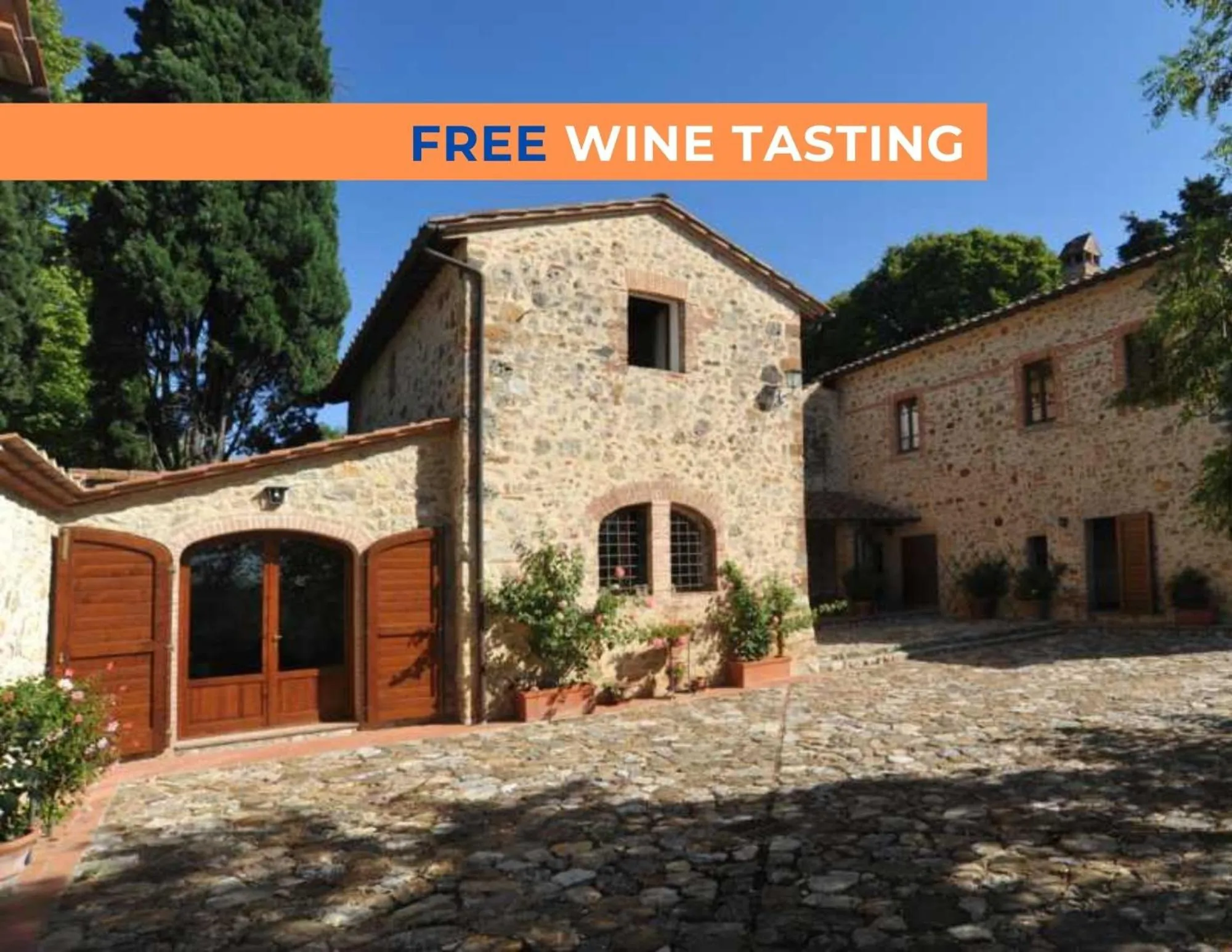 Property building in Fattoria Lornano Winery