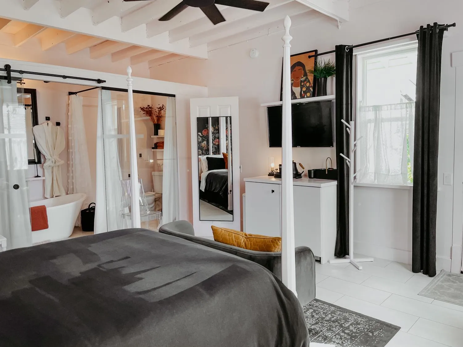 Photo of the whole room, Bed in Inn Santa Clara