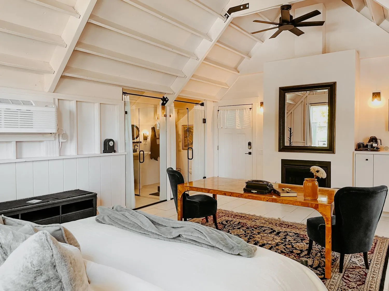 Bed in Inn Santa Clara