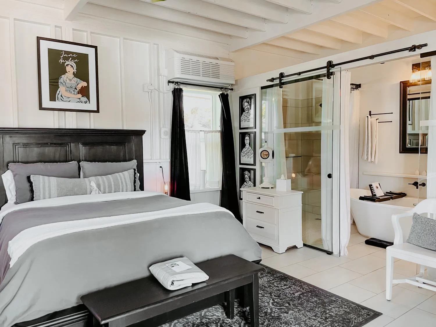 Bed in Inn Santa Clara