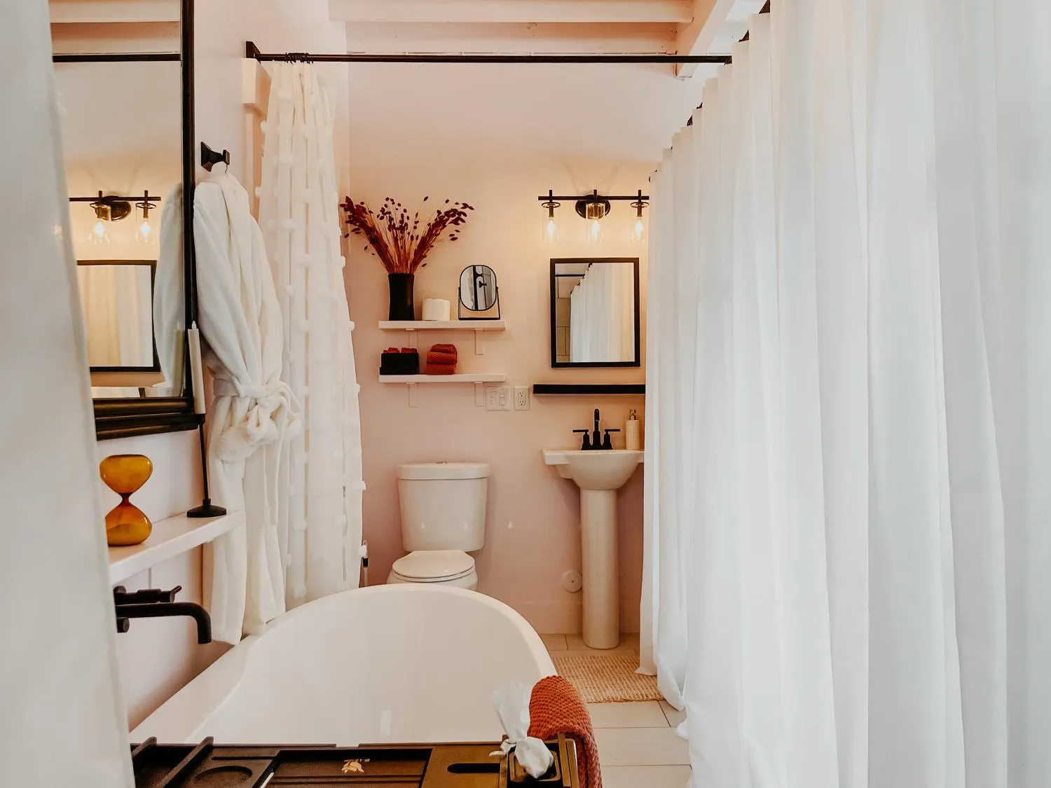 Bathroom, Bed in Inn Santa Clara