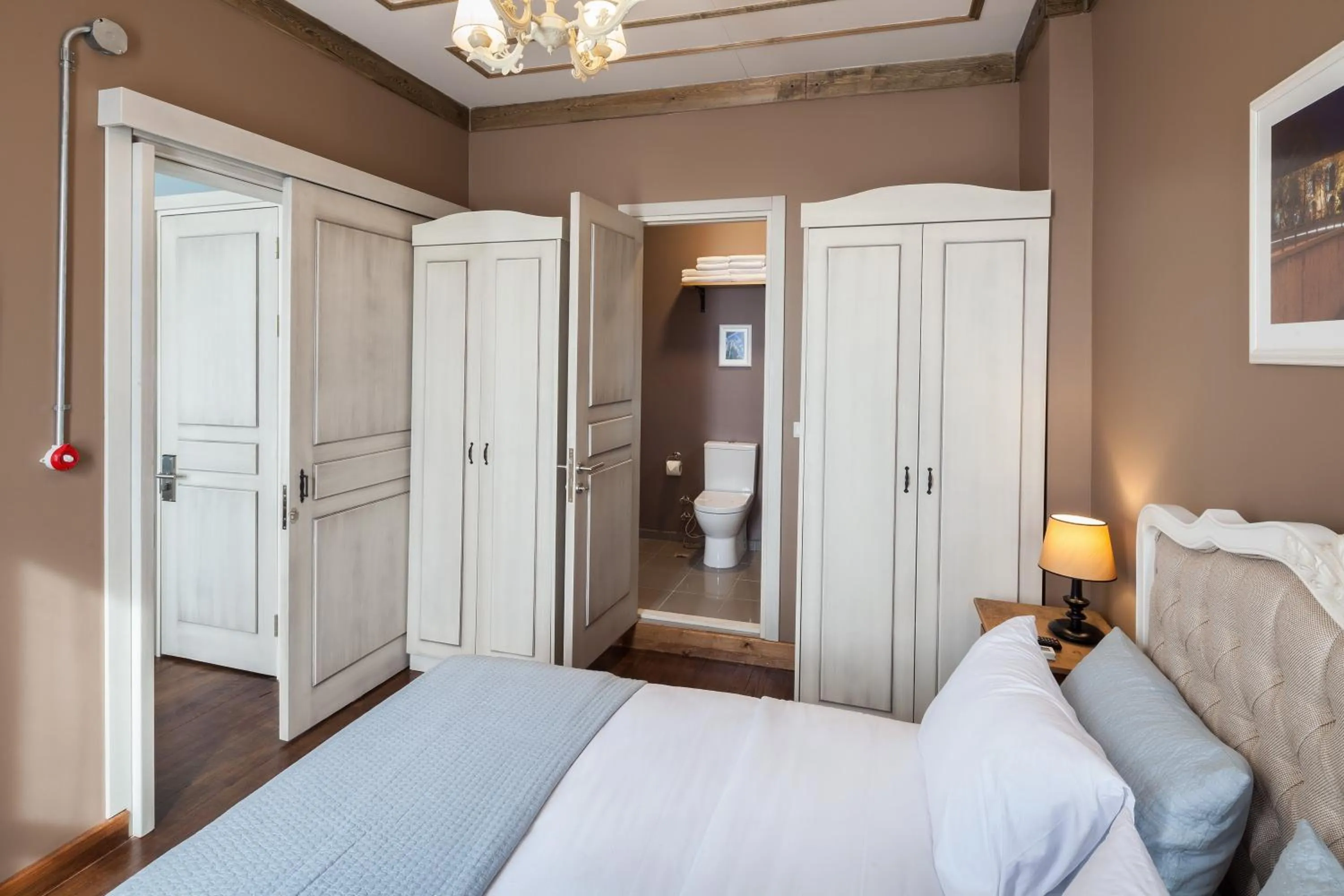 Bathroom, Bed in Loka Suites