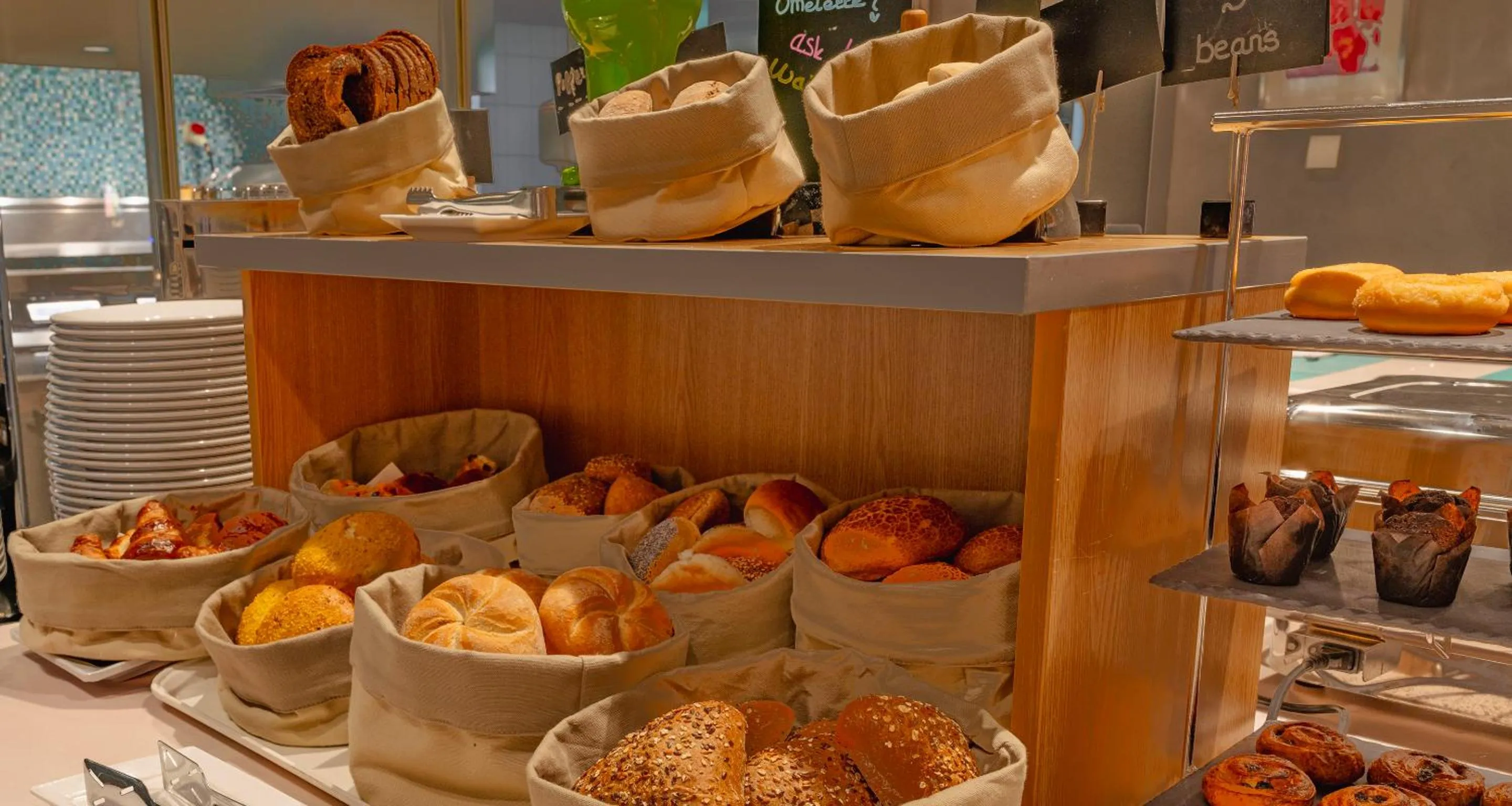 Buffet breakfast in PLAZA Premium Grand Winston