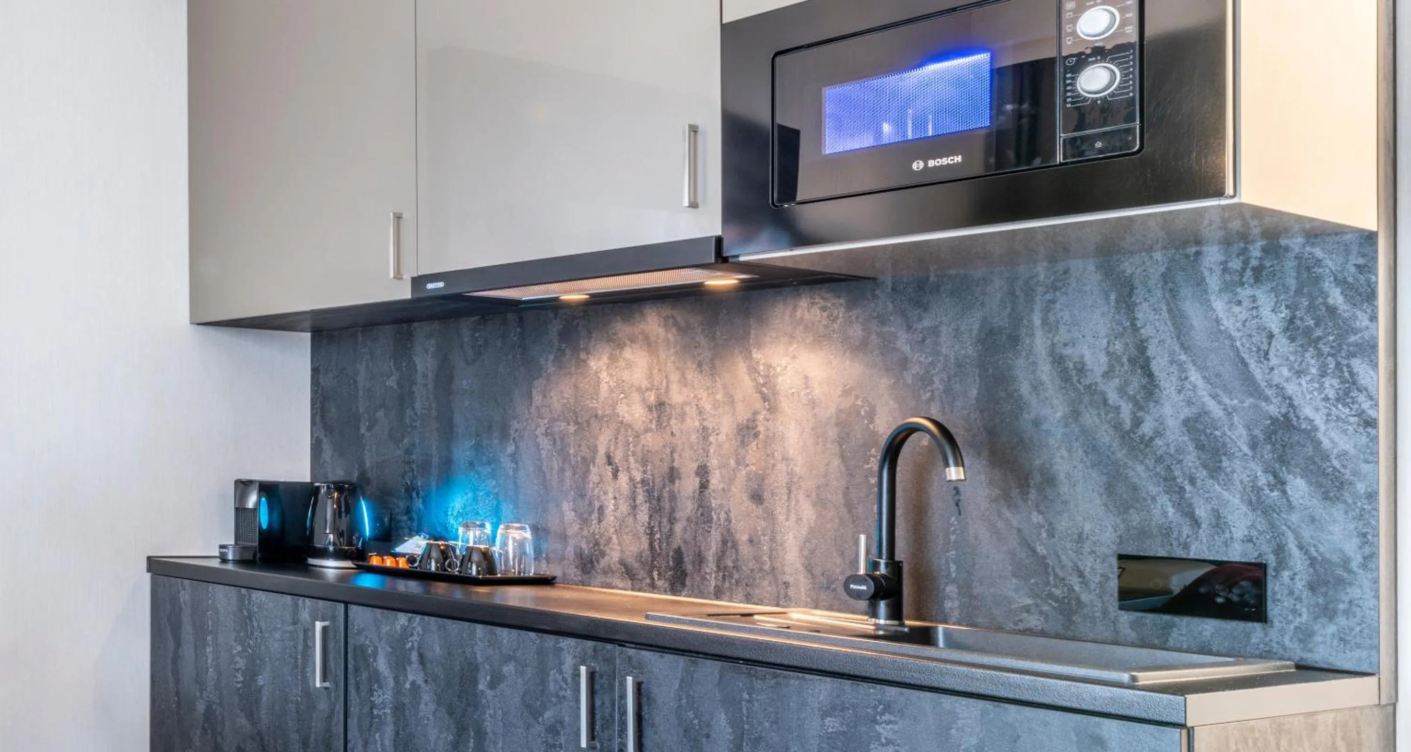 Coffee/tea facilities in PLAZA Premium Grand Winston