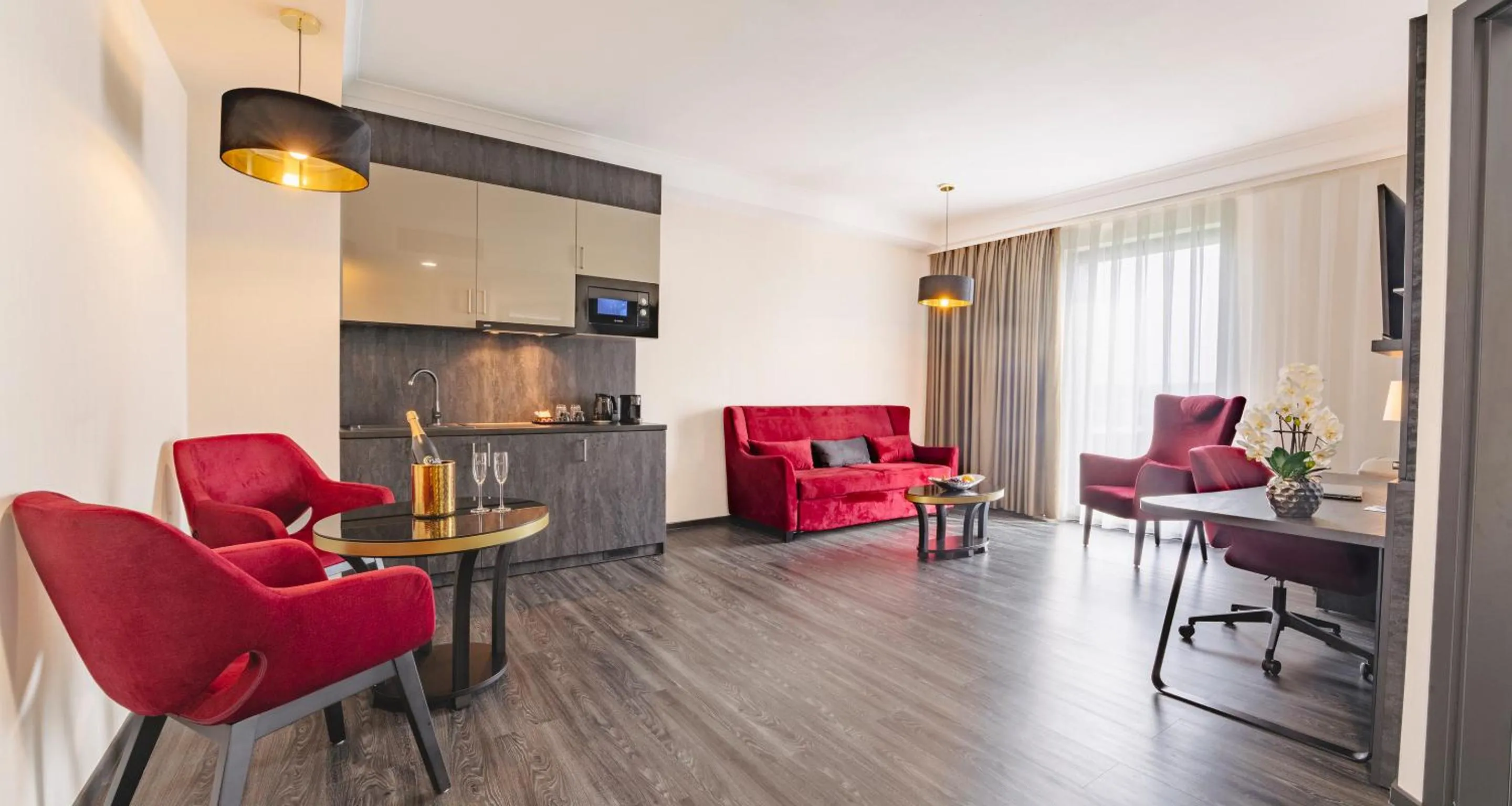 TV and multimedia in PLAZA Premium Grand Winston