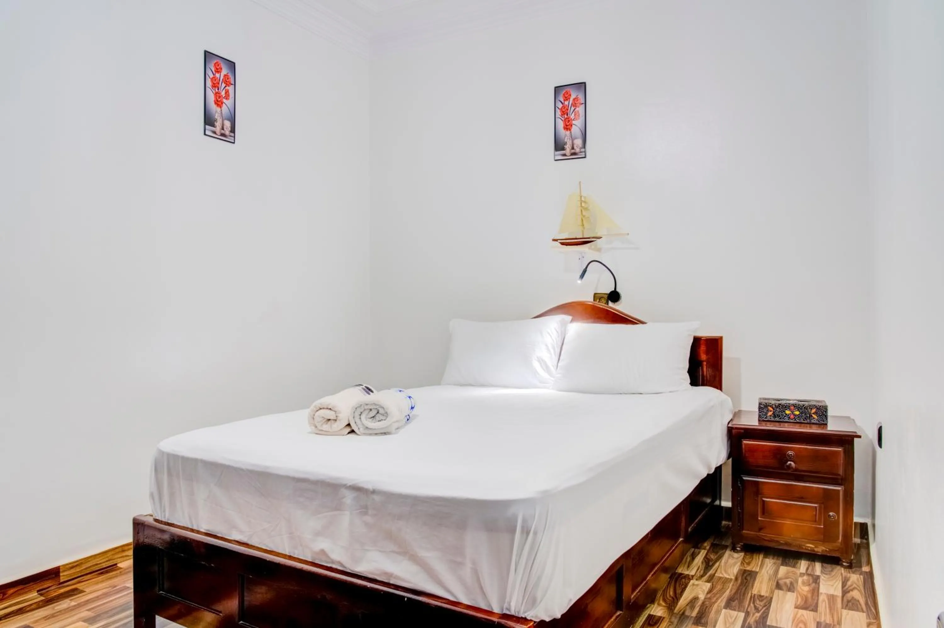 Bedroom, Bed in Dinosaur Anza Surf House