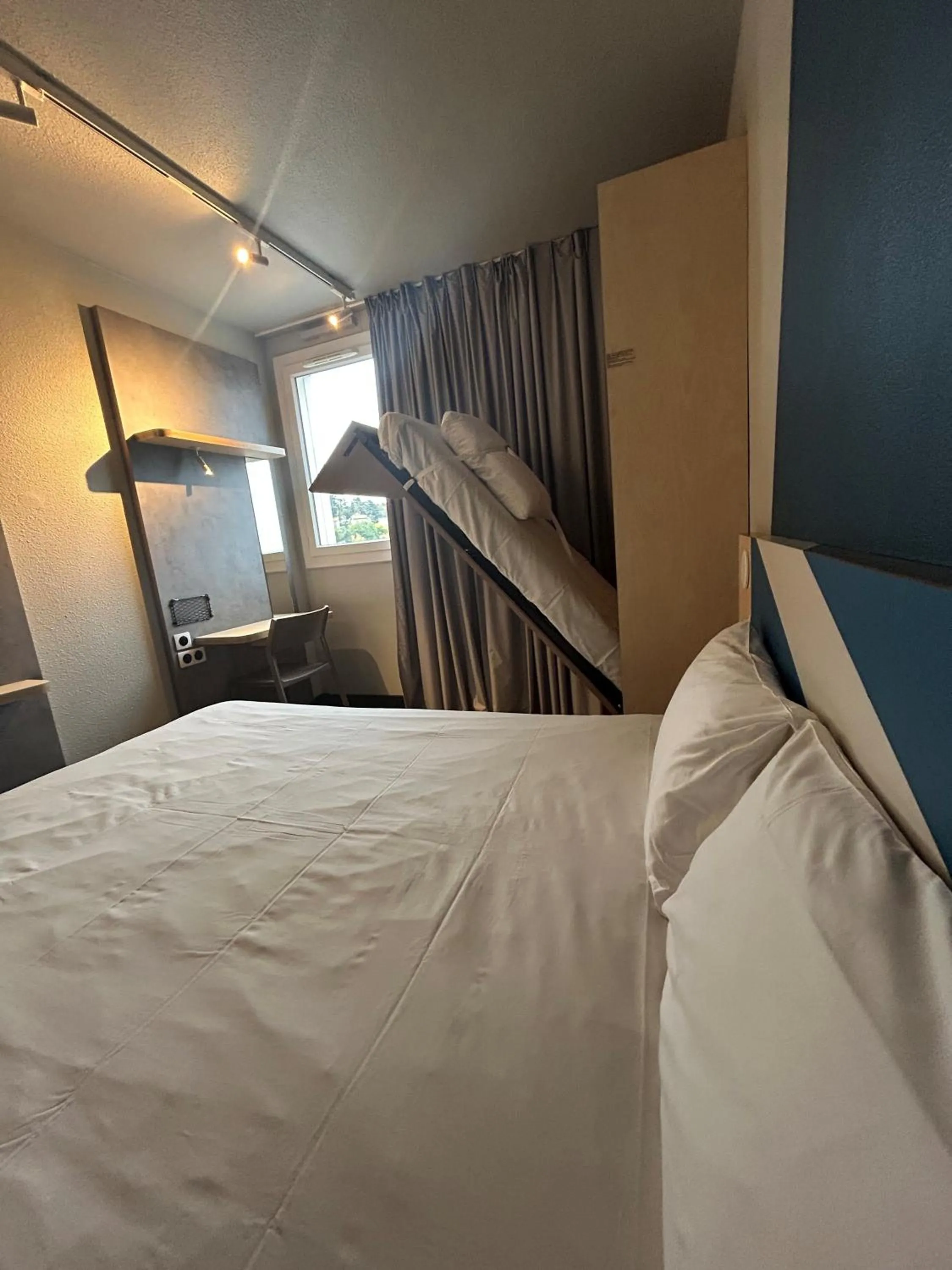 Bedroom, Bed in Ibis Budget Lyon Caluire Cité Internationale