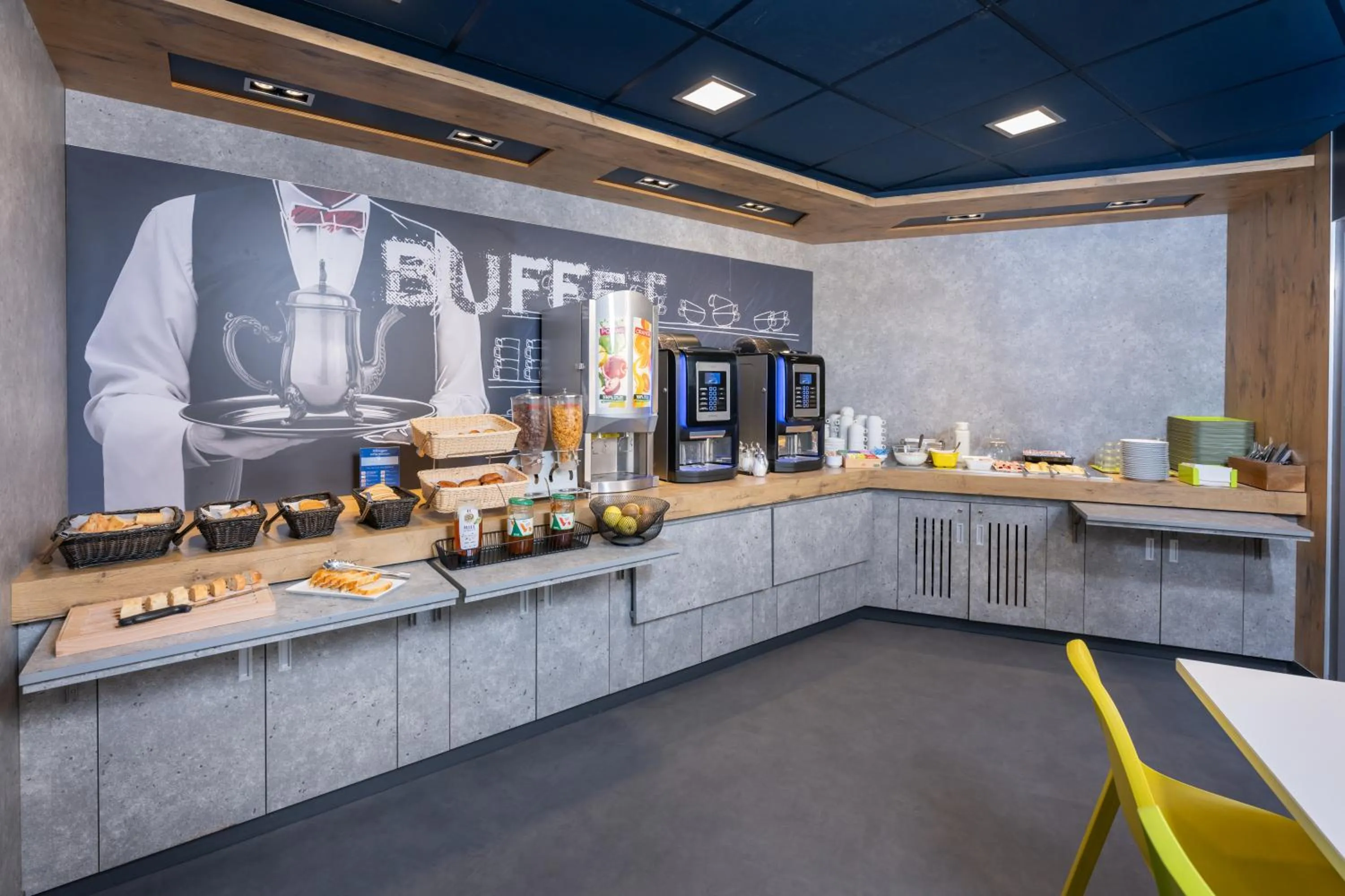 Restaurant/places to eat in Ibis Budget Lyon Caluire Cité Internationale