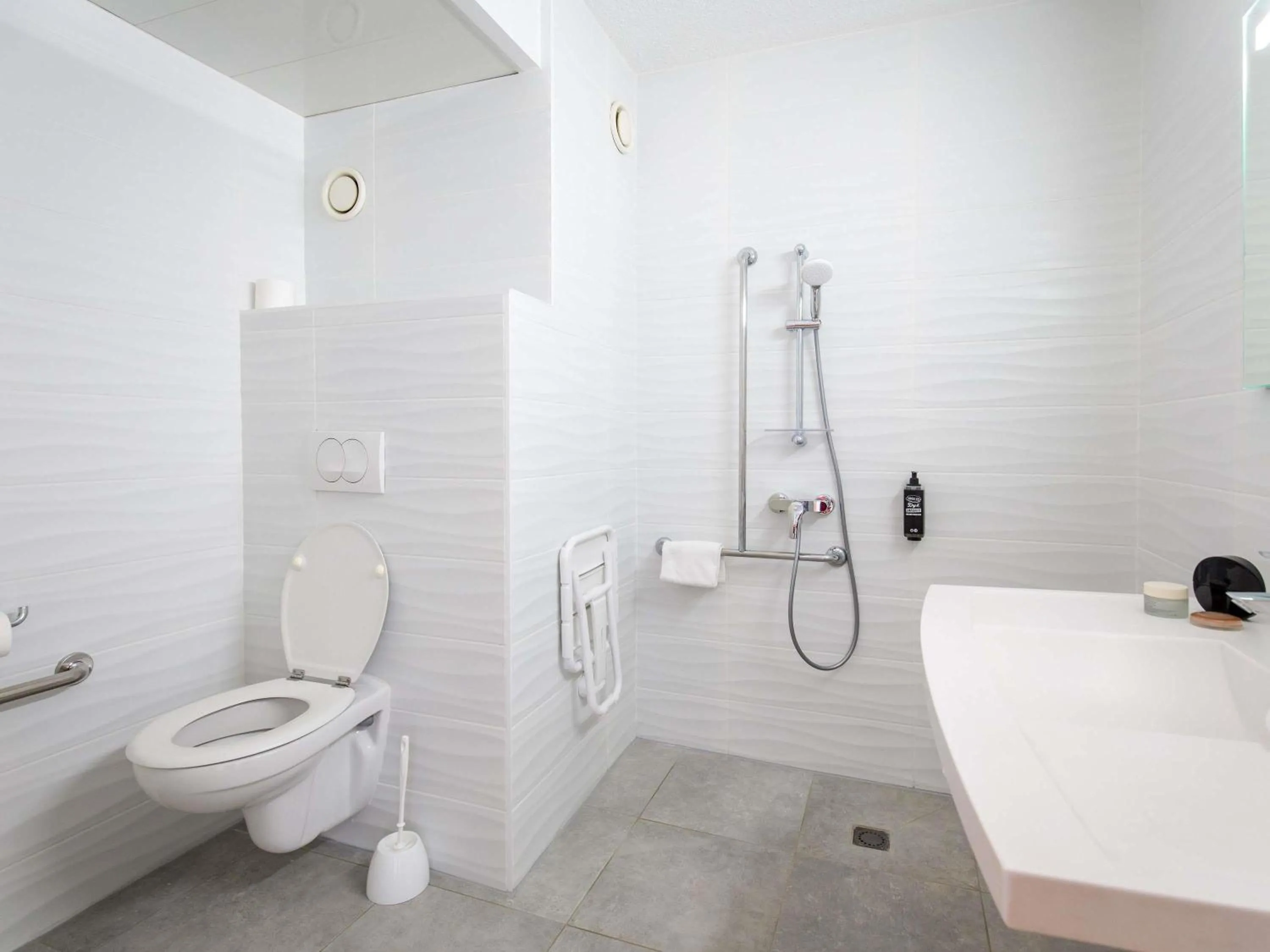 Bedroom in Ibis Budget Fréjus St Raphaël centre