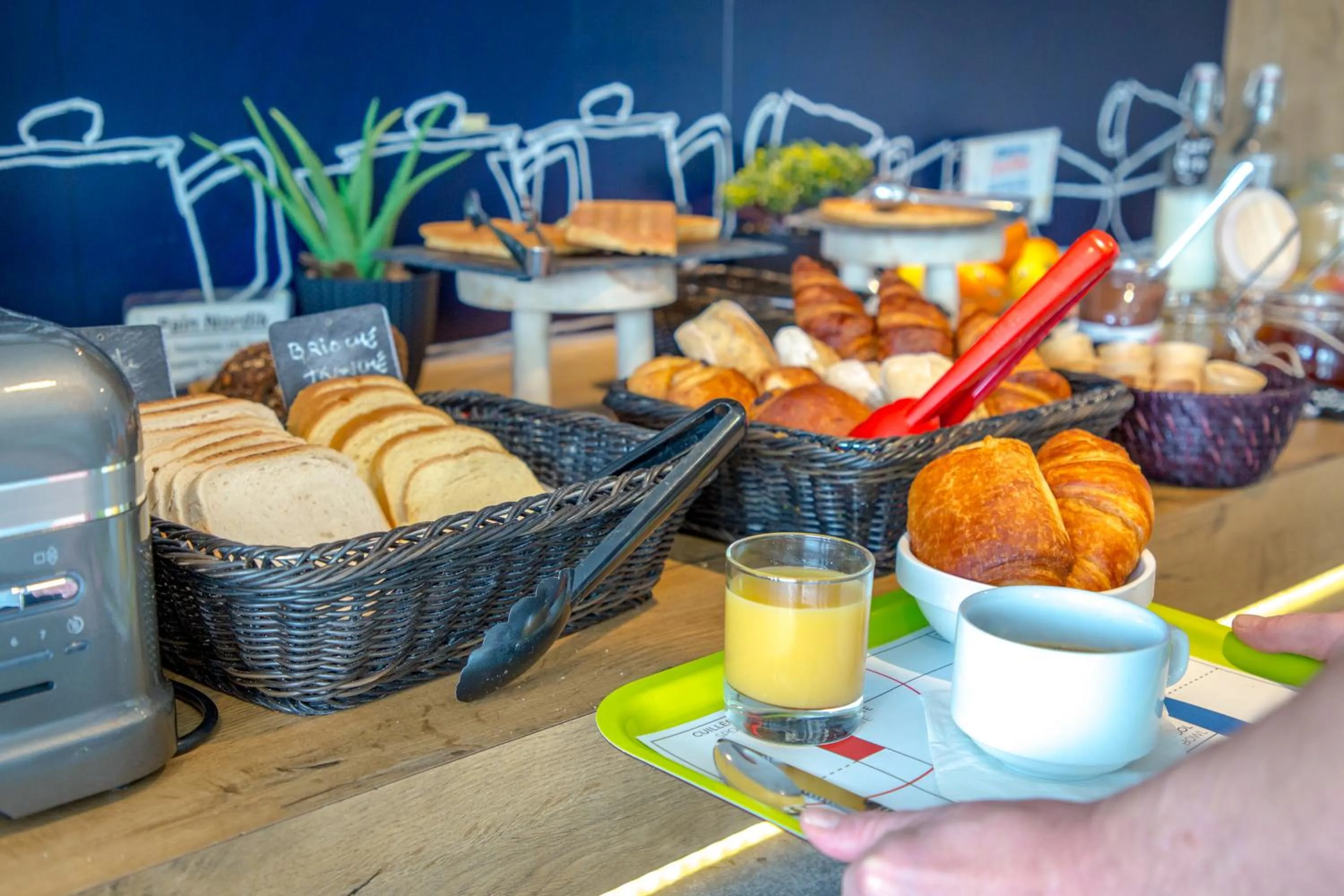 Breakfast in Ibis Budget Fréjus St Raphaël centre